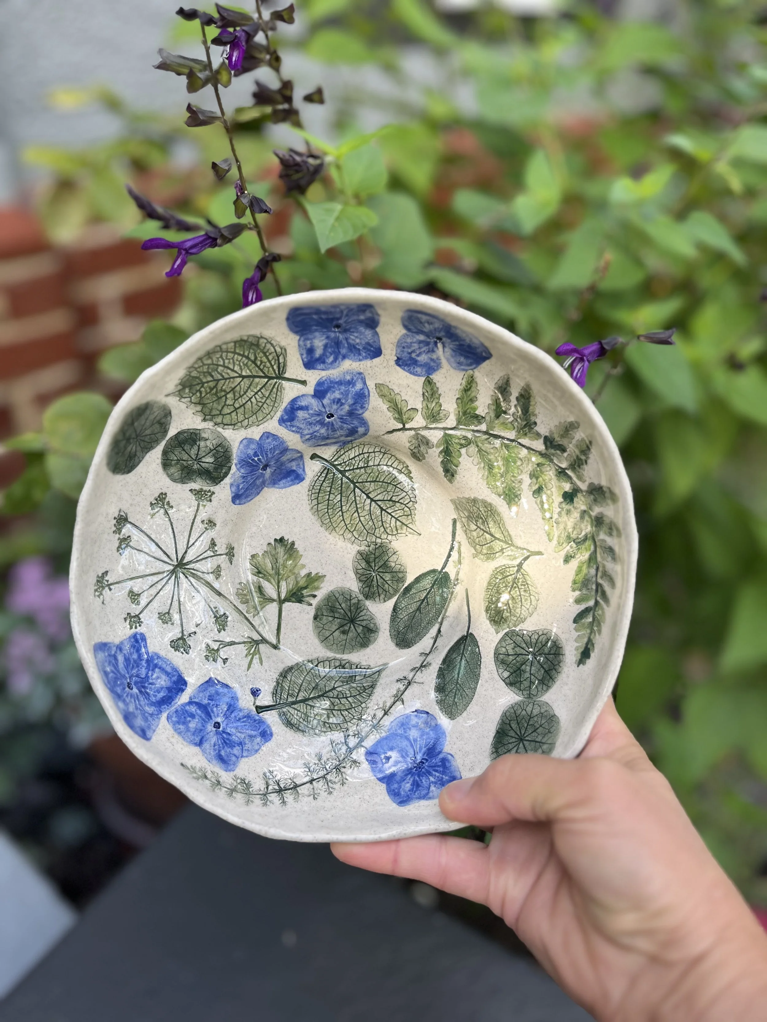 Large coil hydrangea garden bowl