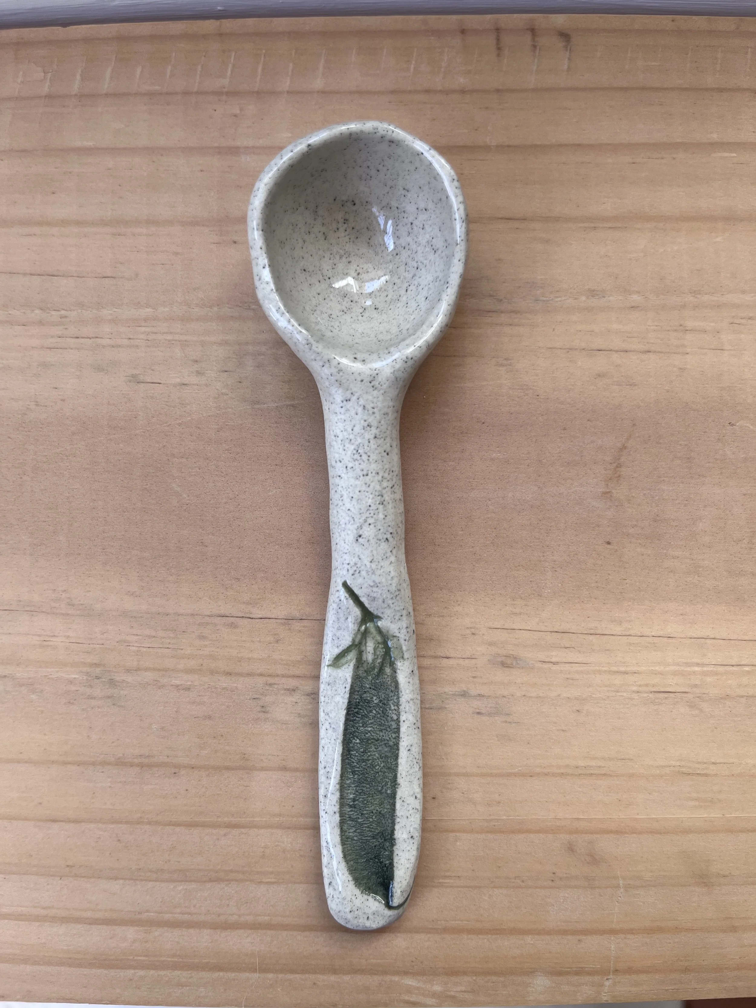 Sweet pea pod spoon