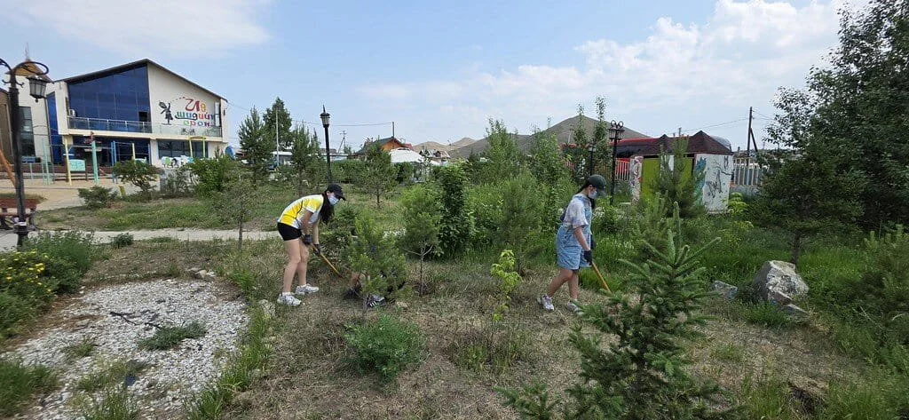 Students learning about traditional livelihoods in Mongolia.