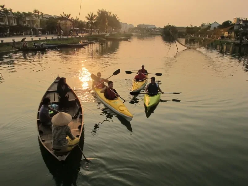 hoi-an-kayaking-tour-vietnam.webp