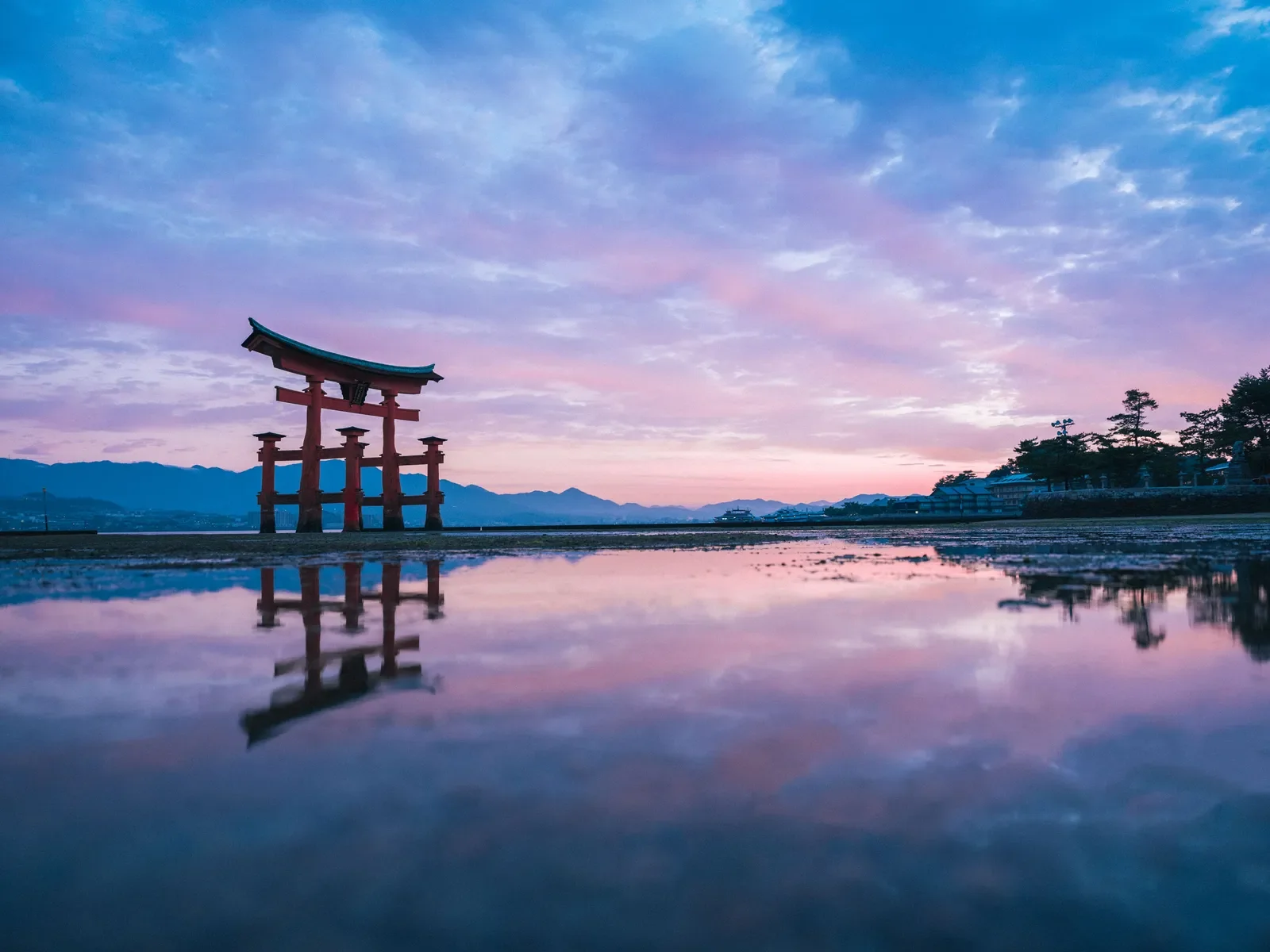 japan-setouchi-region-itsukushima-shrine.webp