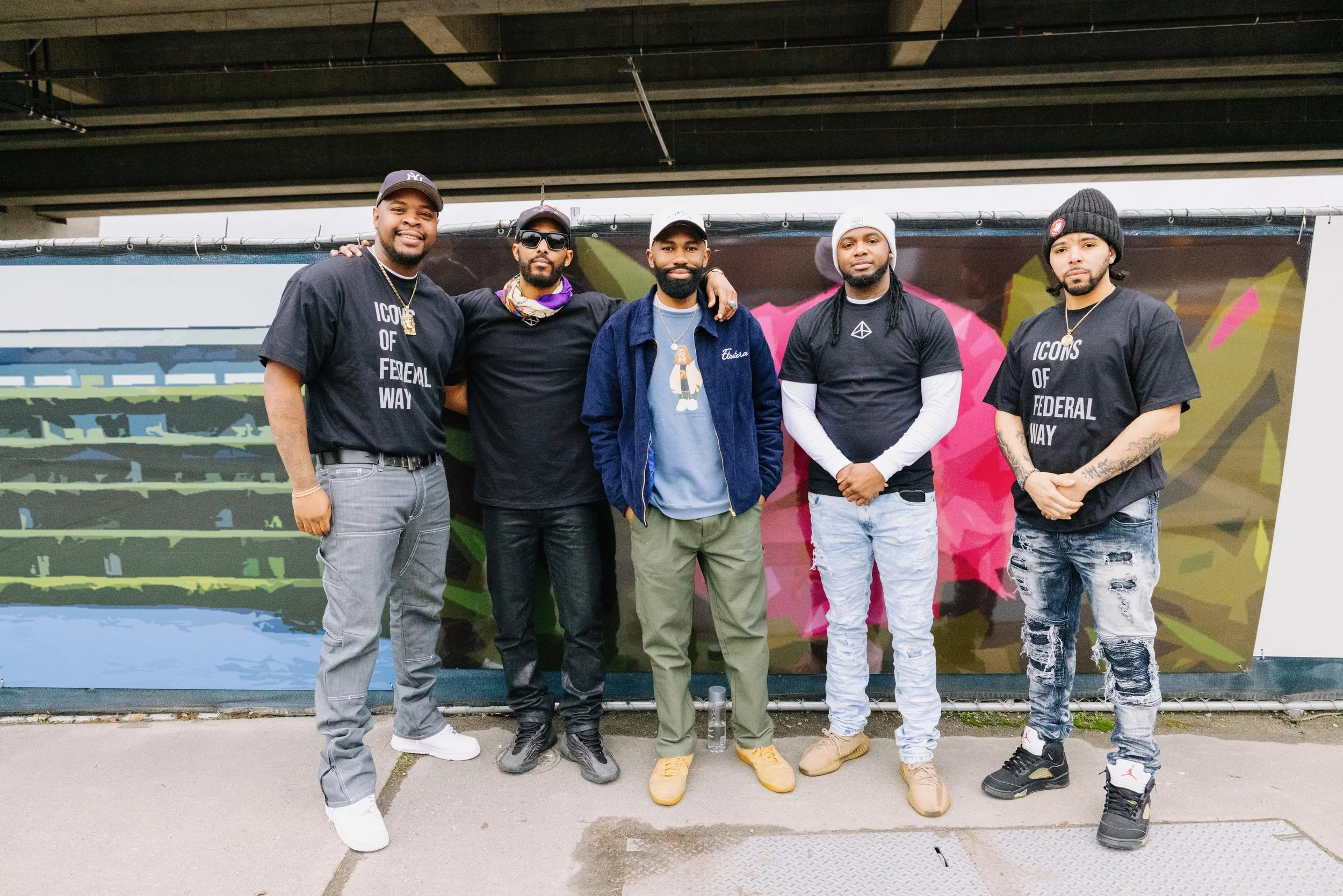 Yohiness, Neon, Daz and friends