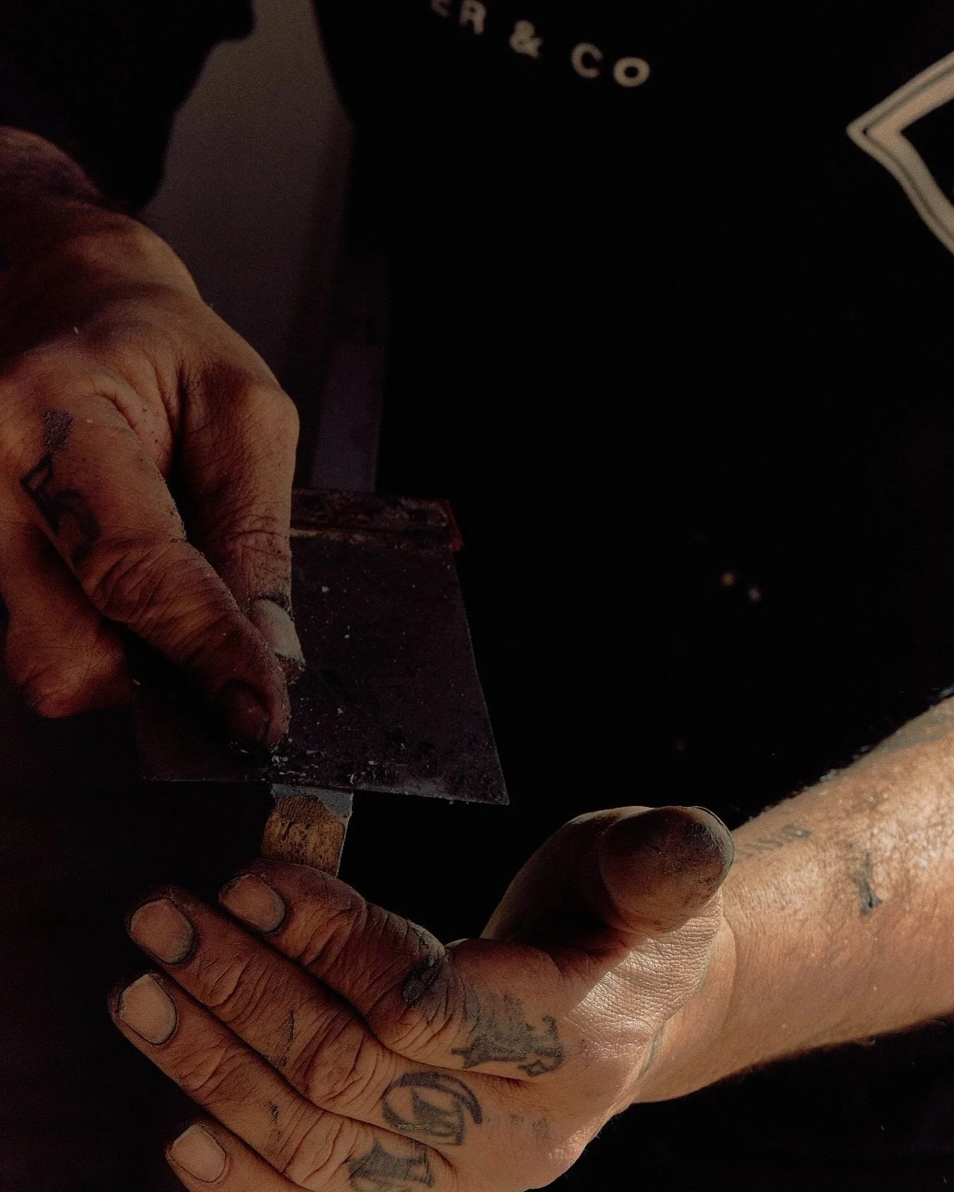 Specialising in Venetian plaster and microcement finishes for interiors and exteriors across residential, commercial, hospitality and retail spaces. Each project is guided by a focus on quality, detail and material integrity from concept to completio