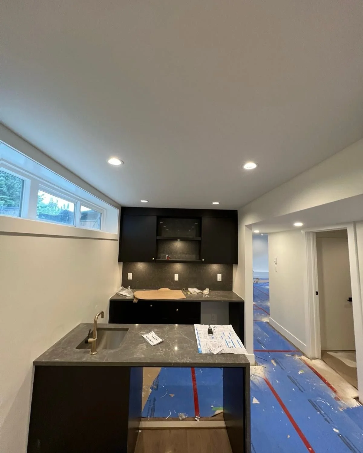 Basement suite wrap-up in North Vancouver. Pot lights throughout, Lutron smart dimmers, wet bar, and a full bathroom, with a laundry room. Completed by Hundel Electric Services LTD
DM or Call us for a free quote. #lowermainlandelectrical #vancouverel