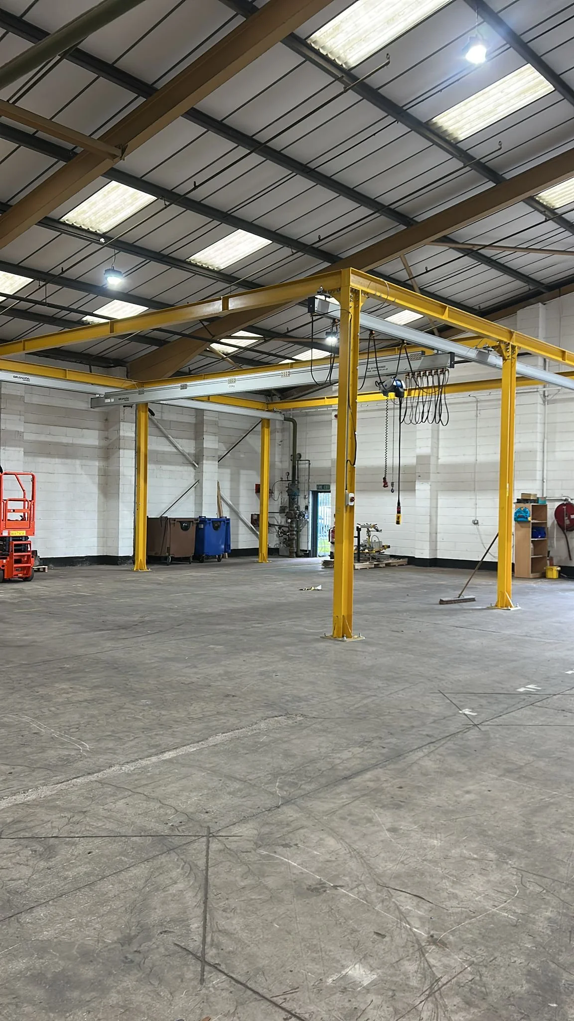 Choosing the Right Crane Supplier for Your Business Needs