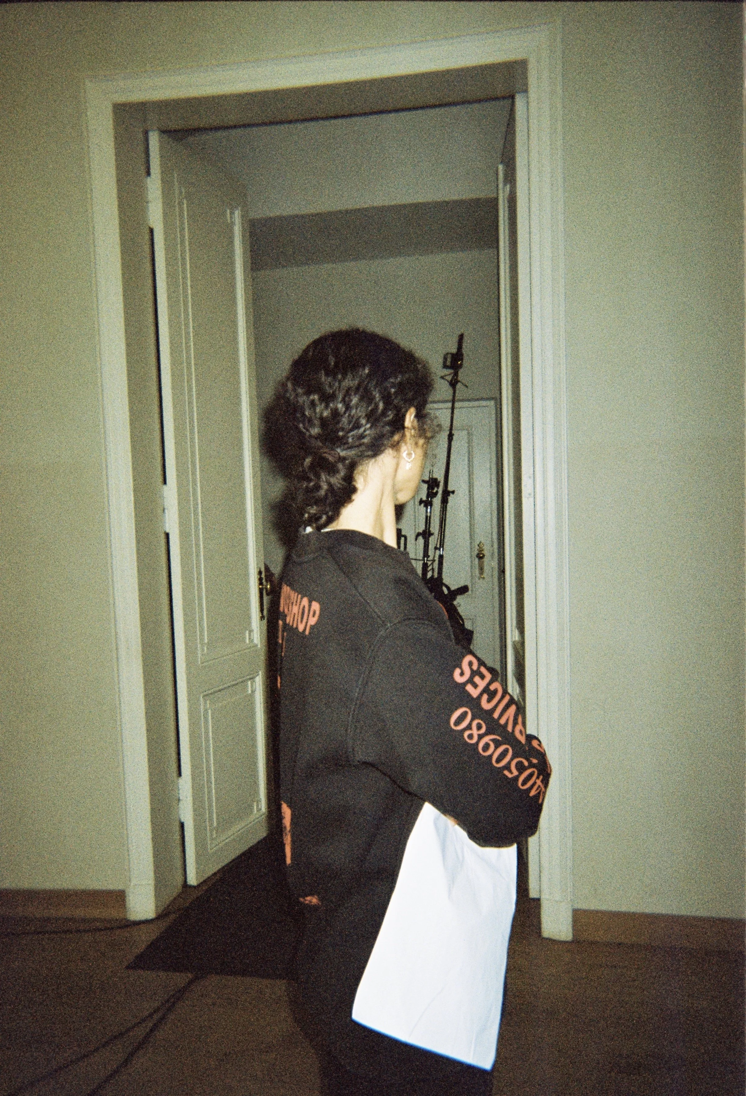 R1-06850-015A.jpg