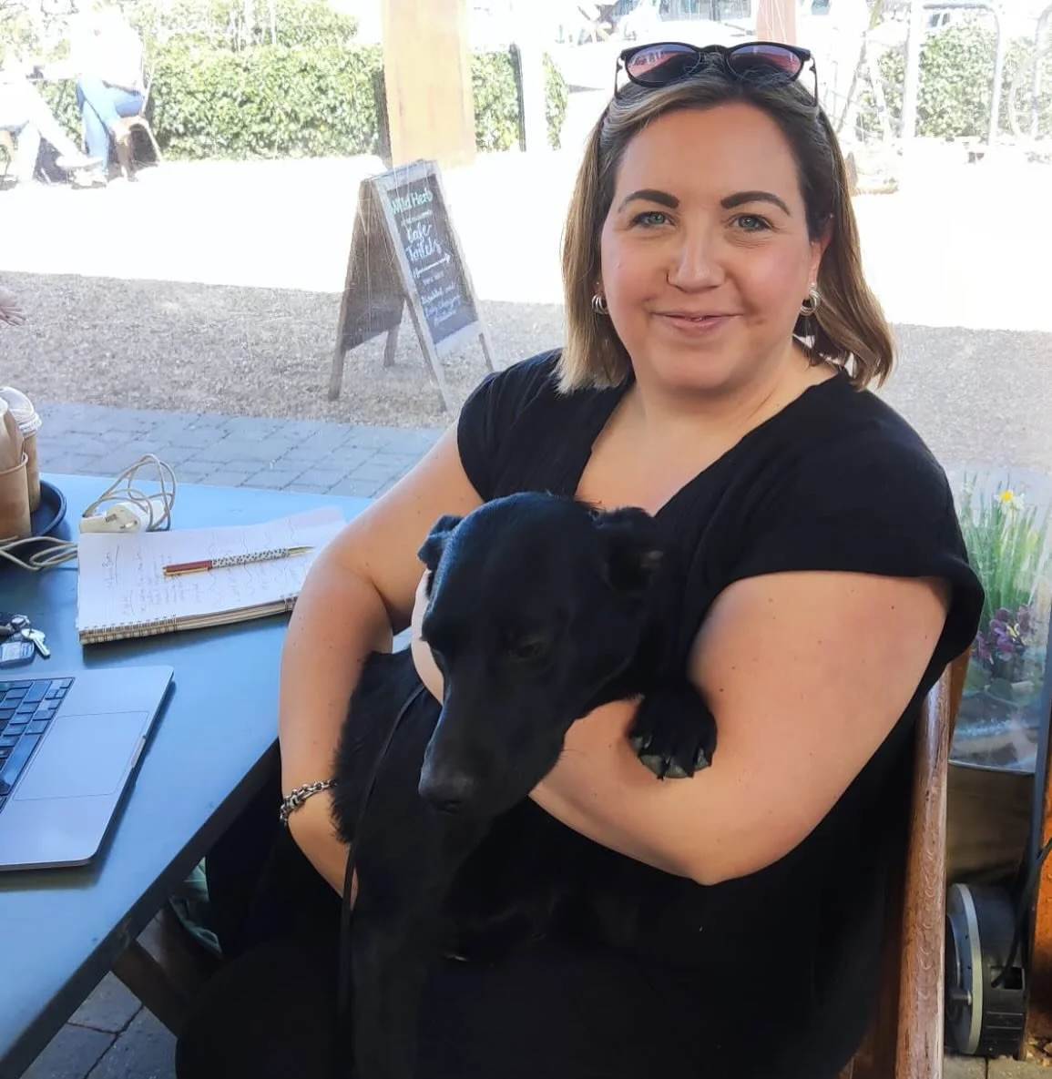 Something I LOVE about the way Frank &amp; Moon is set up is that we can work from anywhere, meaning we can have in-person, working meetings whether our clients have premises or not. 😎🙌

📸 Last Friday, Sarah met with @jmittra (&amp; Bingley 🐶) at