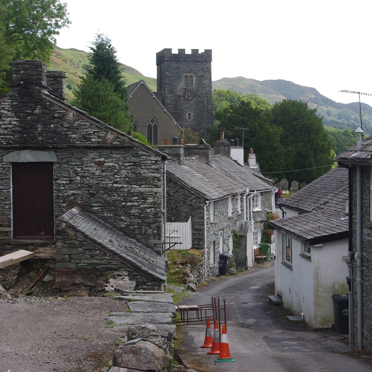 Chapel Stile by Ian Taylor, CC-by-SA 2.0.jpg