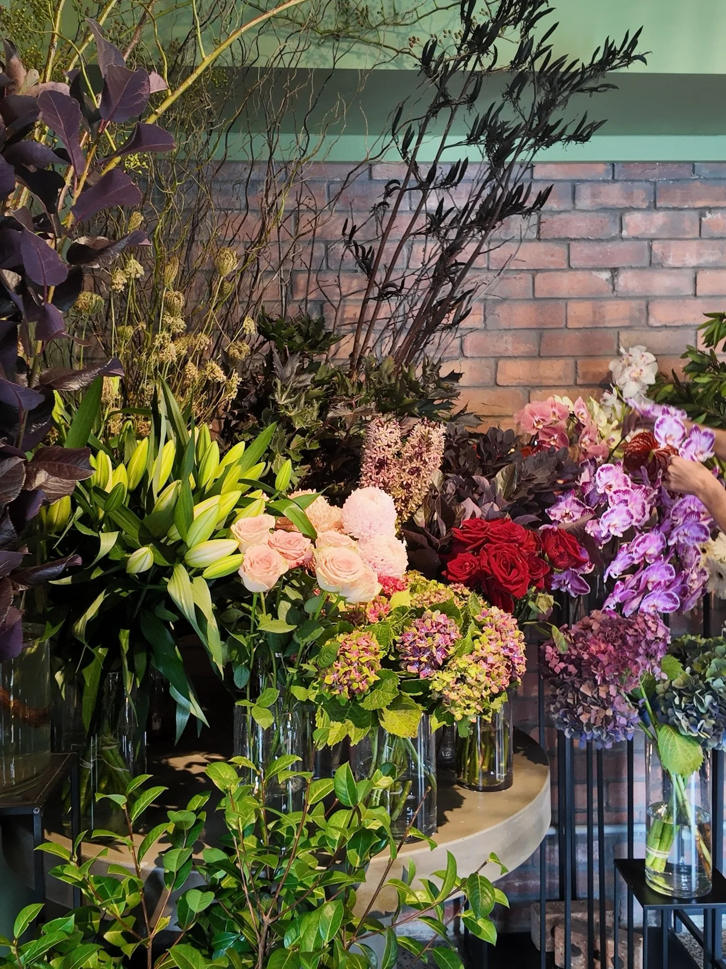 Fresh flowers for our Box Hill consulting suites 🌸