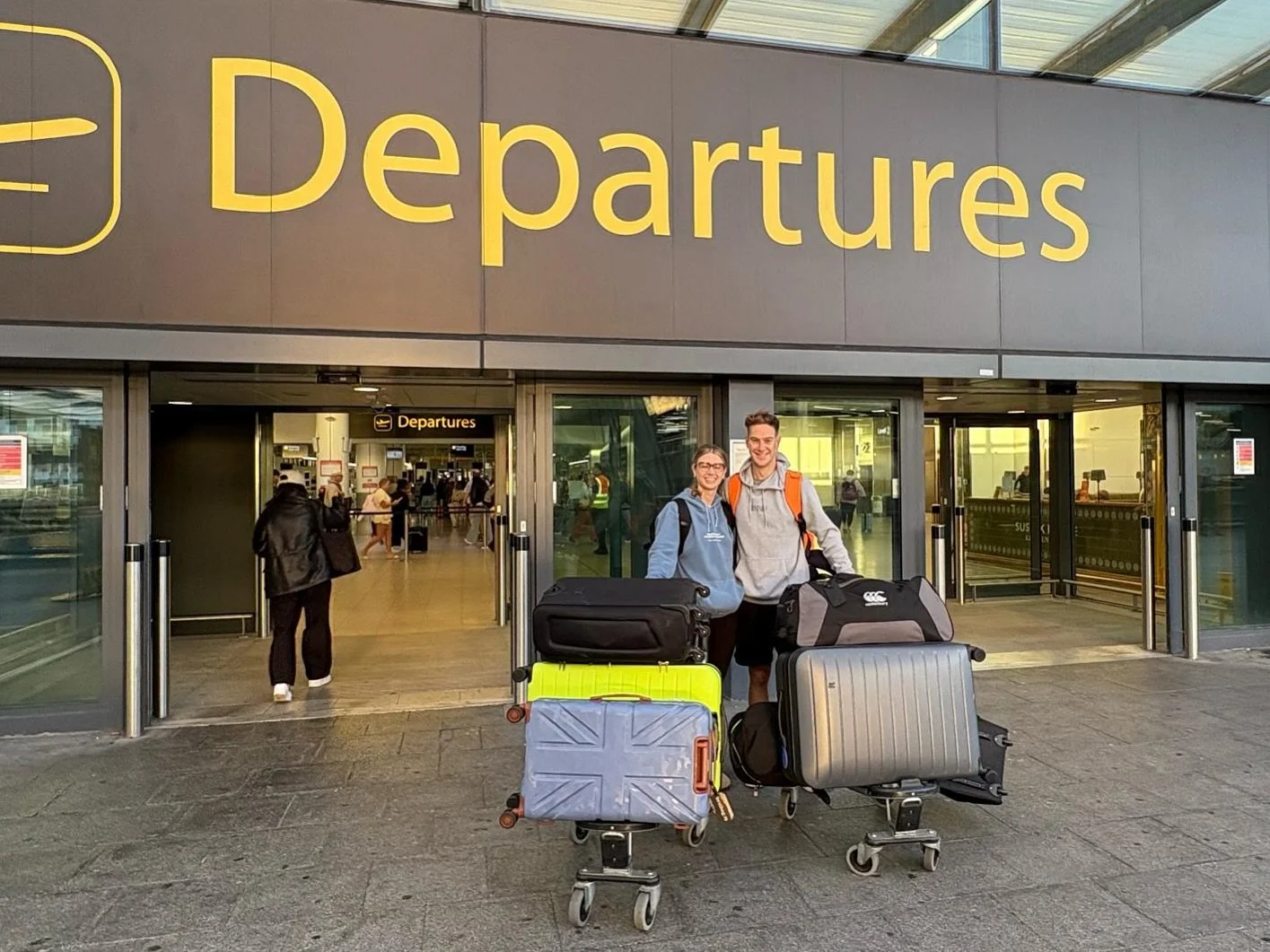 Meet Grace & Dan (their life packed into suitcases 😂)
Grace and I began working together in October 2024, and it’s been amazing to see her dedication and determination lead her to where she is now. Today, she’s living her dream in S