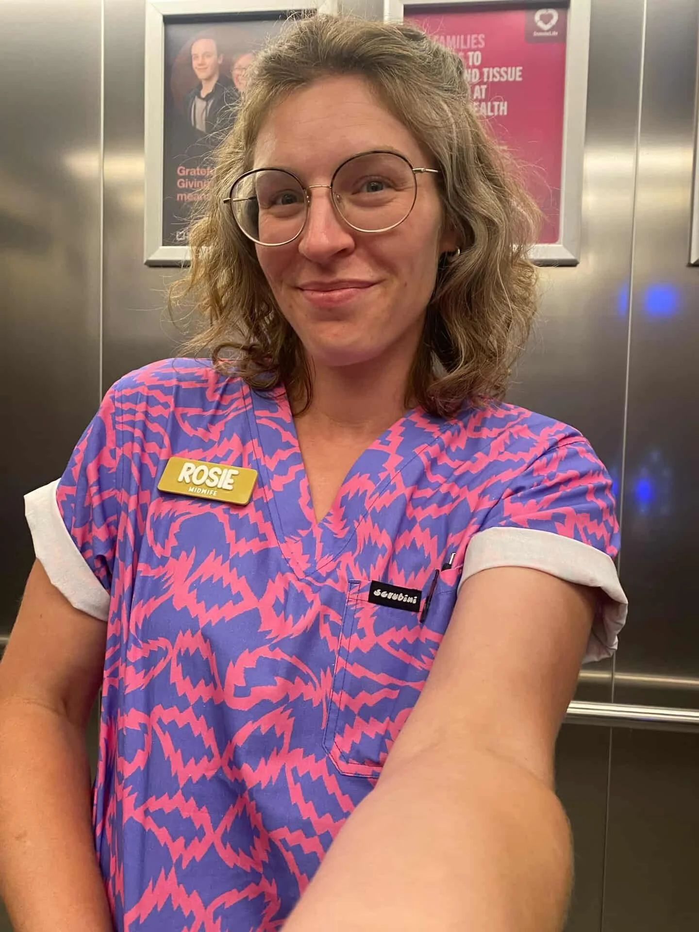 Fun scrub Sundays, featuring Aulive midwife Rosie 👌🏻