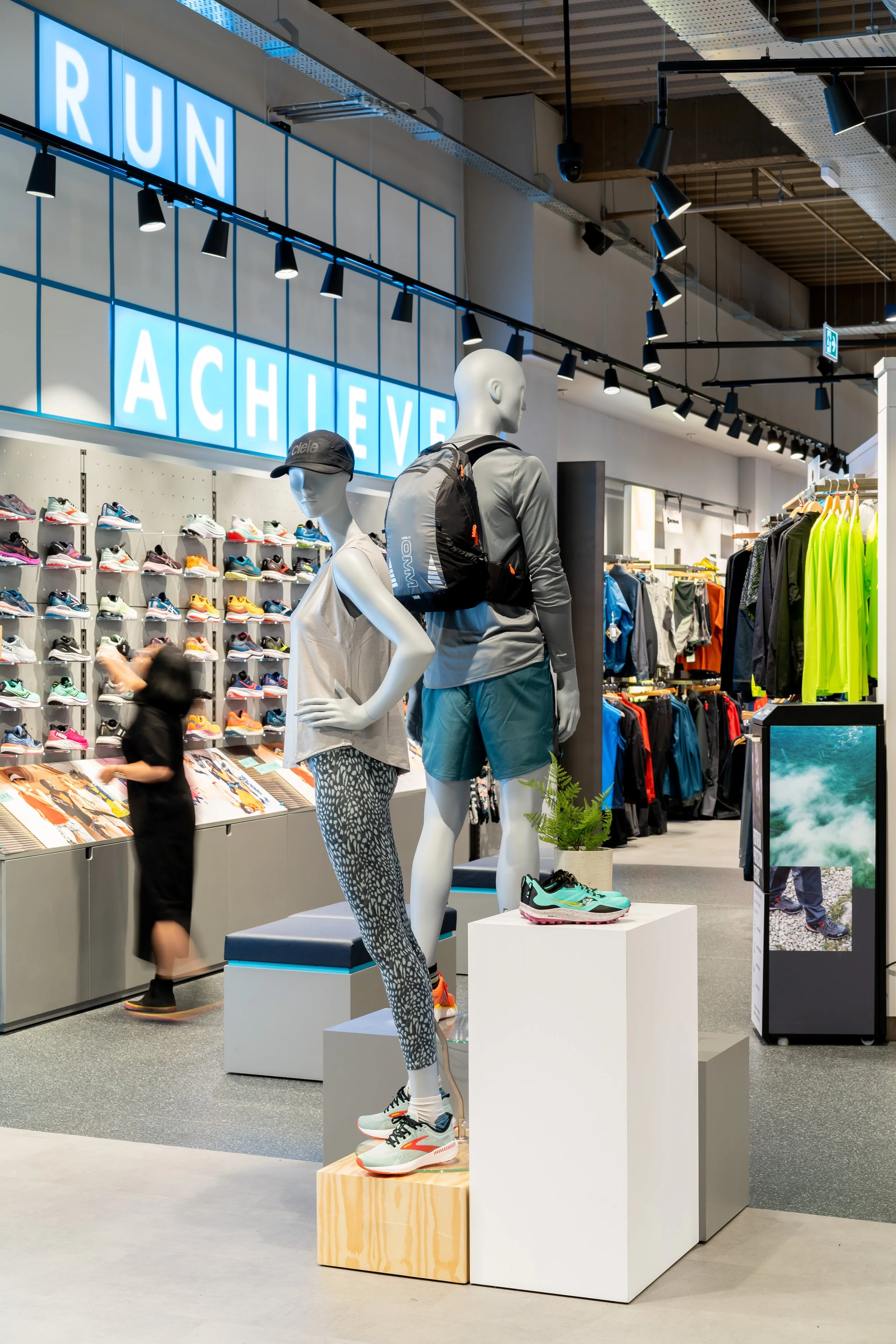 VMP - Snow & Rock-94.JPG