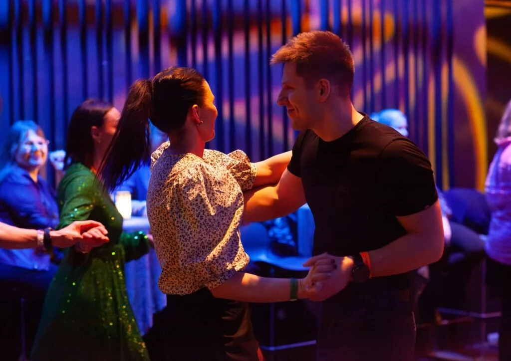 Salsa i vinterlyset på Sinus