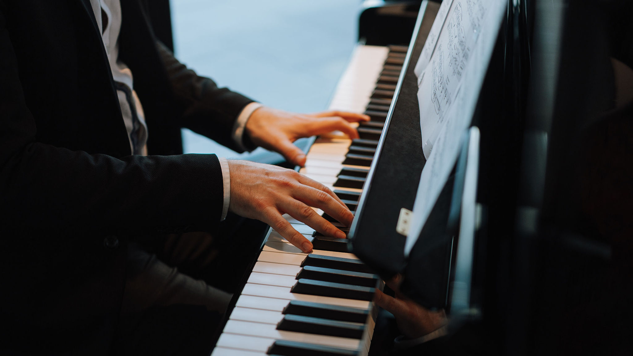 Pianokonsert med Viktor Tóth