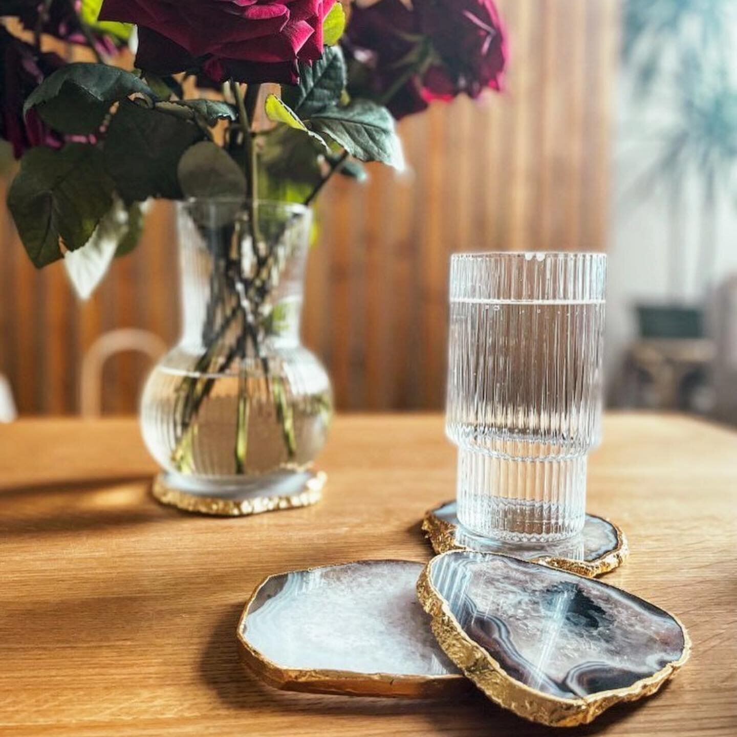 ONE WEEK TO GO until Derbyshire Food, Drink &amp; Gift Fair at Elvaston Castle, the lovely @the_crystal_cottage will be exhibiting with these fab crystal coasters, perfect for any table setting, swipe for more event details ☀️ photo - @the_crystal_co