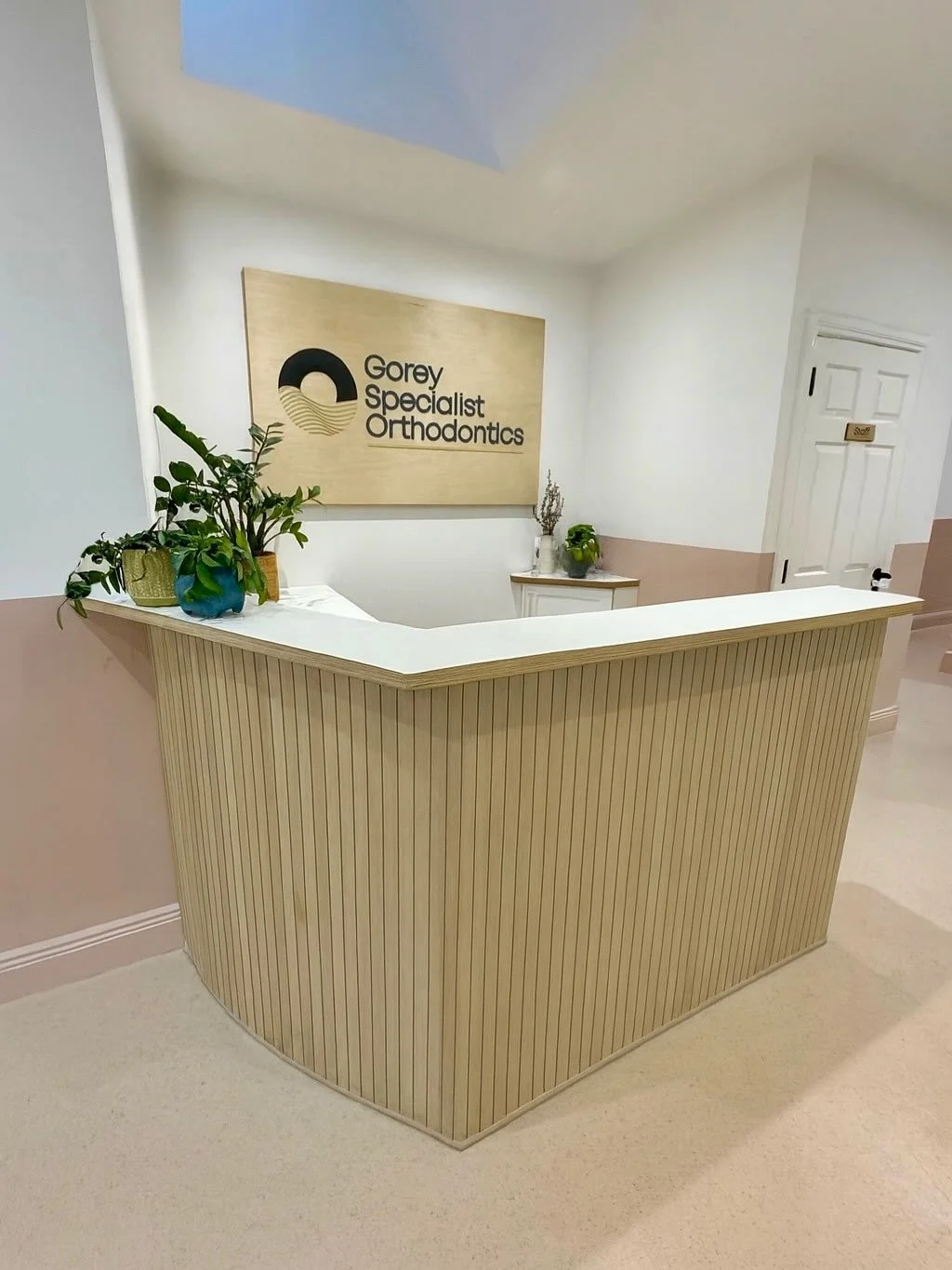 Delighted to share the transformation of a recent commercial fit-out. It was such a pleasure working with the client to help realise the vision of a bright and contemporary workspace. Swipe for the before!

#design #commercialdesign #dentaldesign