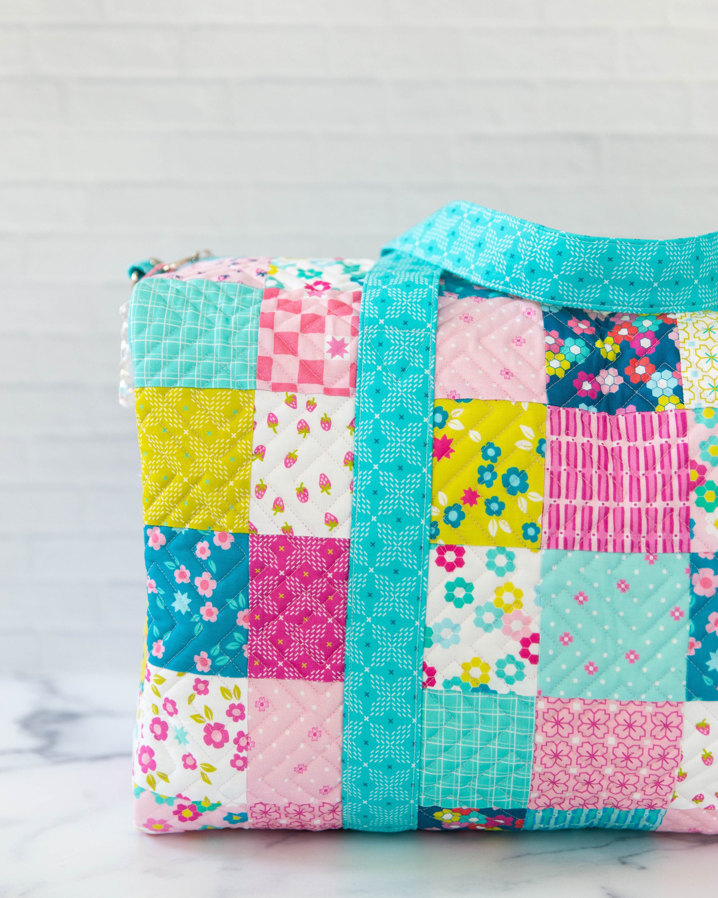 kpcreatescolorpopfabric patchworkduffle-1.jpg