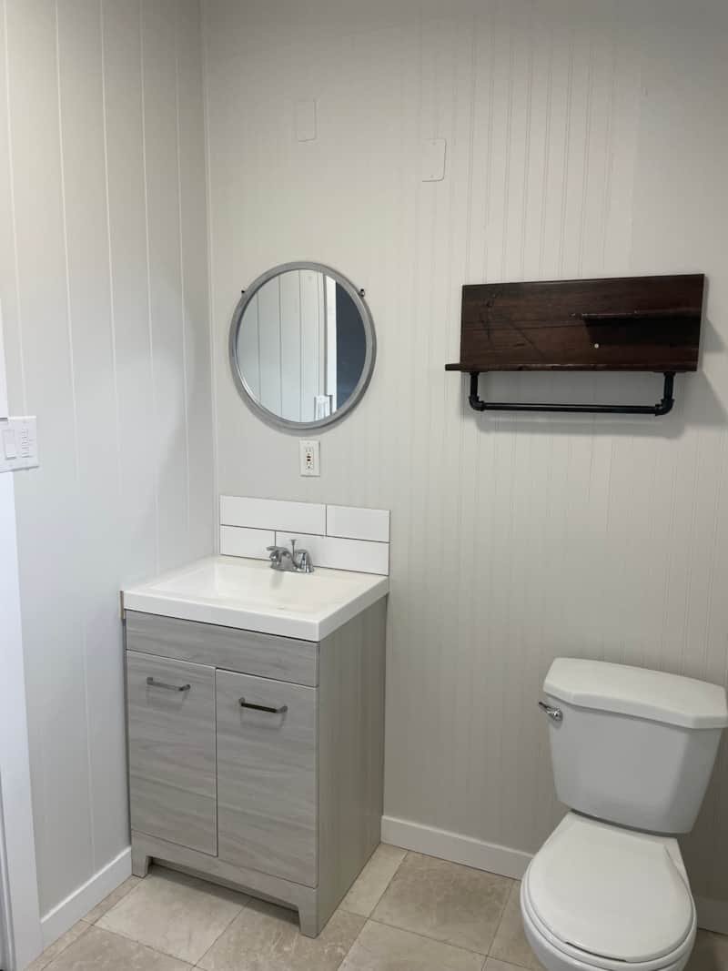 Cabin 5- Bathroom