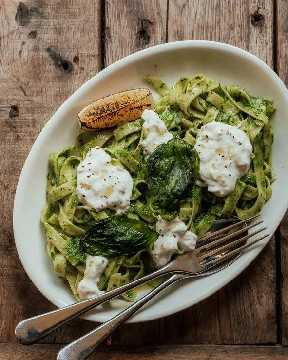 A former coaching inn with a serious pizza obsession. The @stumppub  in Foss Cross serves rustic Italian food in the best possible setting. Stone-baked pizzas, handmade pasta, and a negroni to start. About a 35-minute drive from Pye Corner House. Why