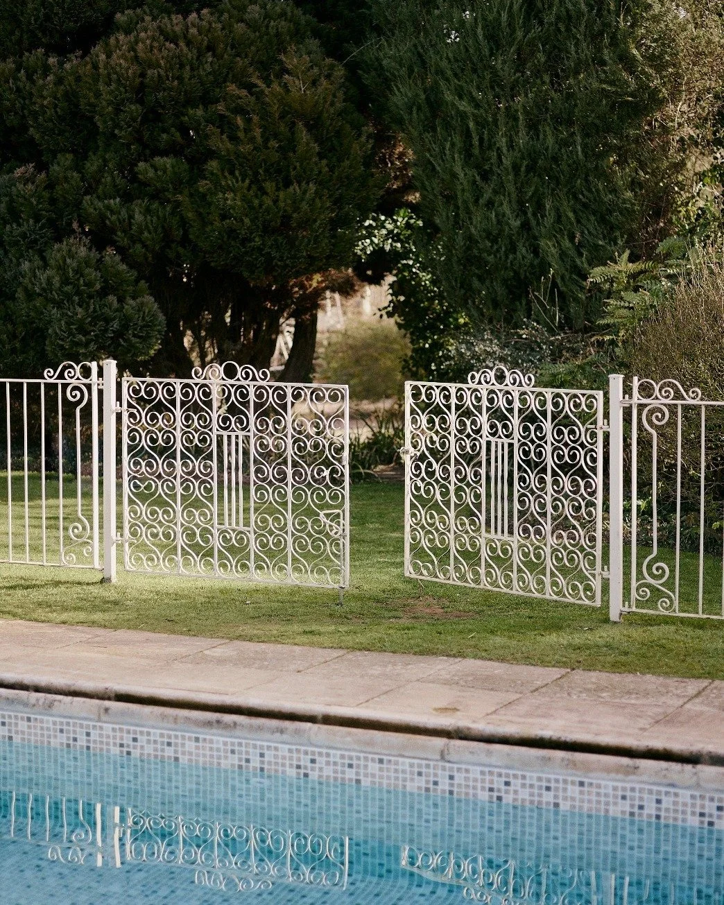 High summer in the Cotswolds, spent by your own private pool. A few August dates remain. If you're thinking about it, now is the time.

Enquire via the link in bio.
.
.
.
.
#cotswoldssummer #cotswoldspool #augustbreak #luxurycotswolds #cotswoldsgetaw
