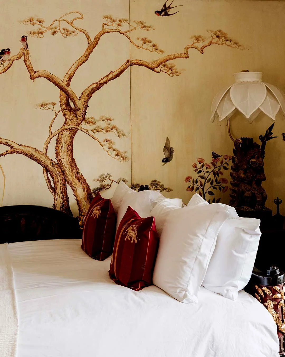 Antique Japanese panels wrap the master suite, cranes in flight above reed beds and trailing botanicals. 
.
.
.
.
#pyecornerhouse #japaneseart #antiquepanels #cotswoldsinteriors #luxurystay