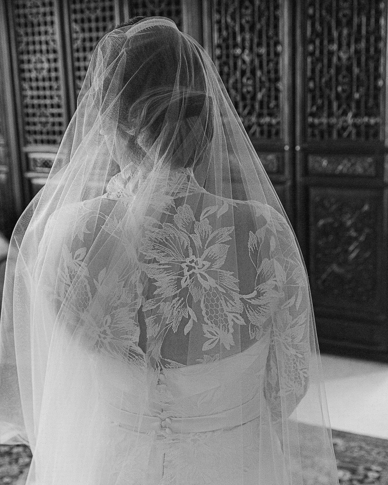 A wedding at Pye Corner House means the whole house, gardens and grounds are yours. Twenty resident guests under one roof, a marquee-ready lawn for up to 100, and a rehearsal dinner the night before if you stay on.

Anglo-Indonesian character, two ac