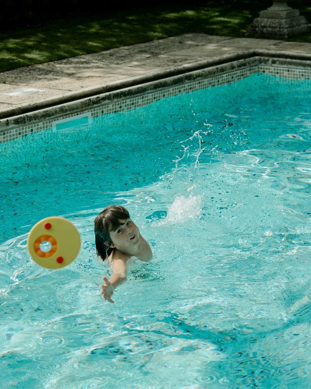 Another hot week, and the only sensible response is to surrender to the water, the stillness, the particular blue of a pool at the height of summer. A few dates left in August &mdash; book now before they're gone.
.
.
.
.
#Cotswolds #SummerInTheCotsw