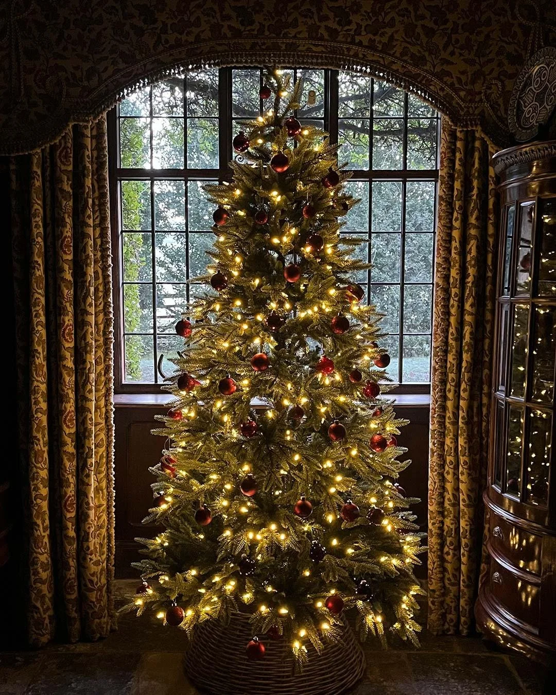 Broadway in December. Frost on the walled gardens, lights strung through the village, fires lit at home. Two last minute openings at Pye Corner House, 1 to 10 December and 14 to 22 December. Christmas shopping by day and the whole house to yourselves
