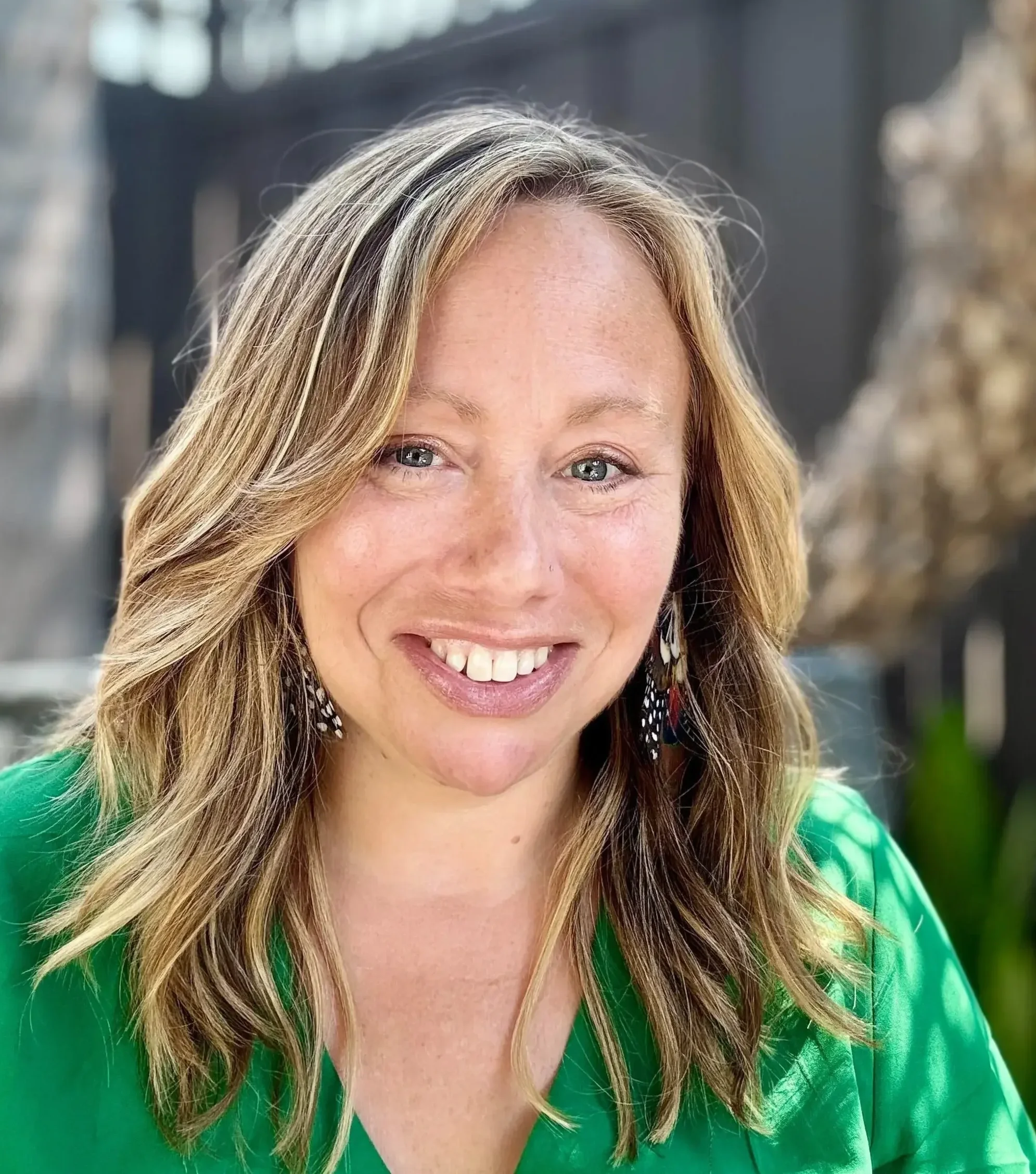 Jessika Fruchter, LMFT has niche psychotherapy practice specializing the care of midlife women. She supports women with identity and self-esteem, perimenopause transition, stress and burnout, as well as ADHD.