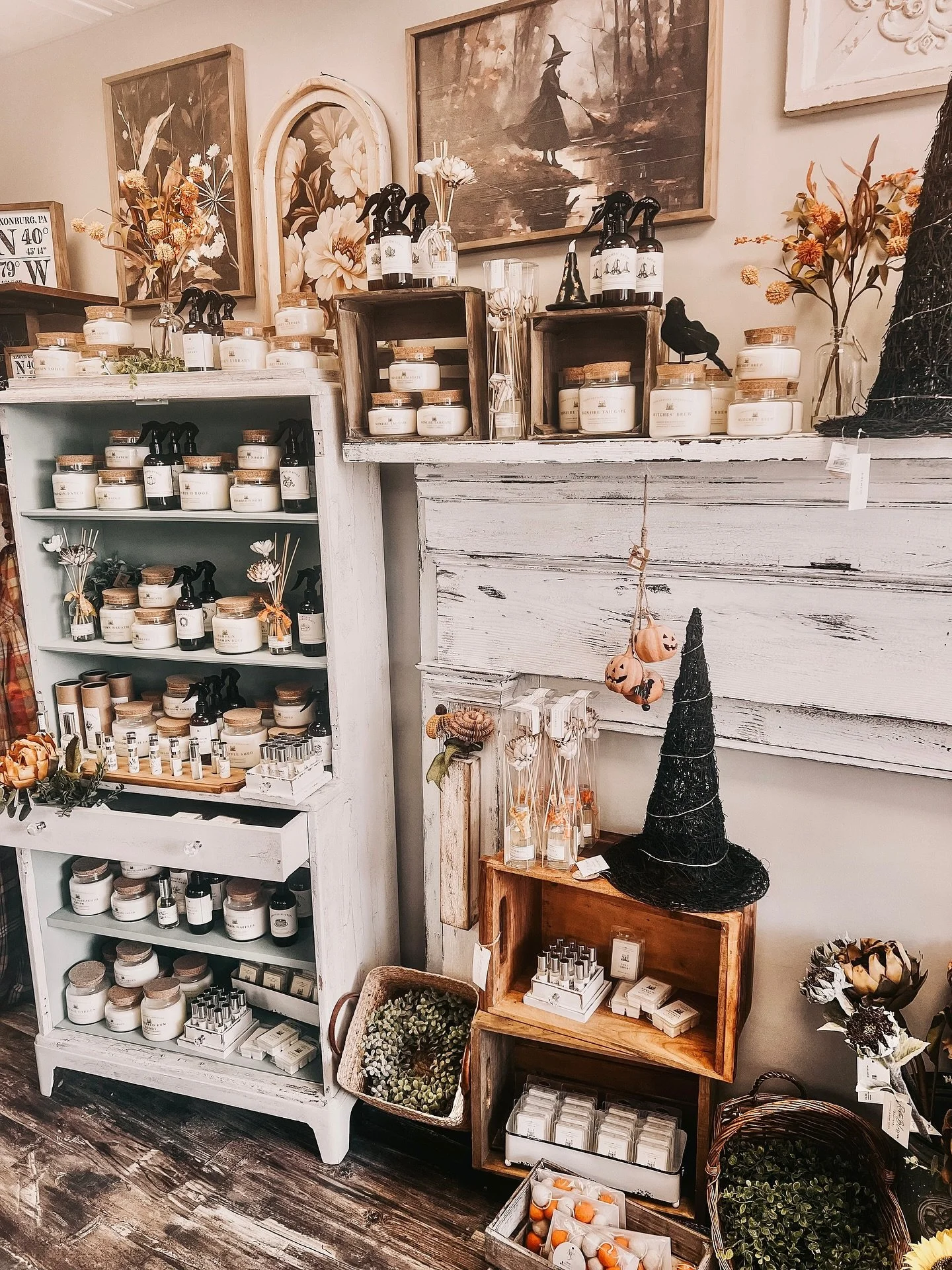 We&rsquo;re so excited to feature one of newest retailers today - @rusticblossomboutique 🕯️. This absolutely gorgeous store in charming downtown Saxonburg, PA has a large selection of stone cottage apothecary products and displays them so beautifull