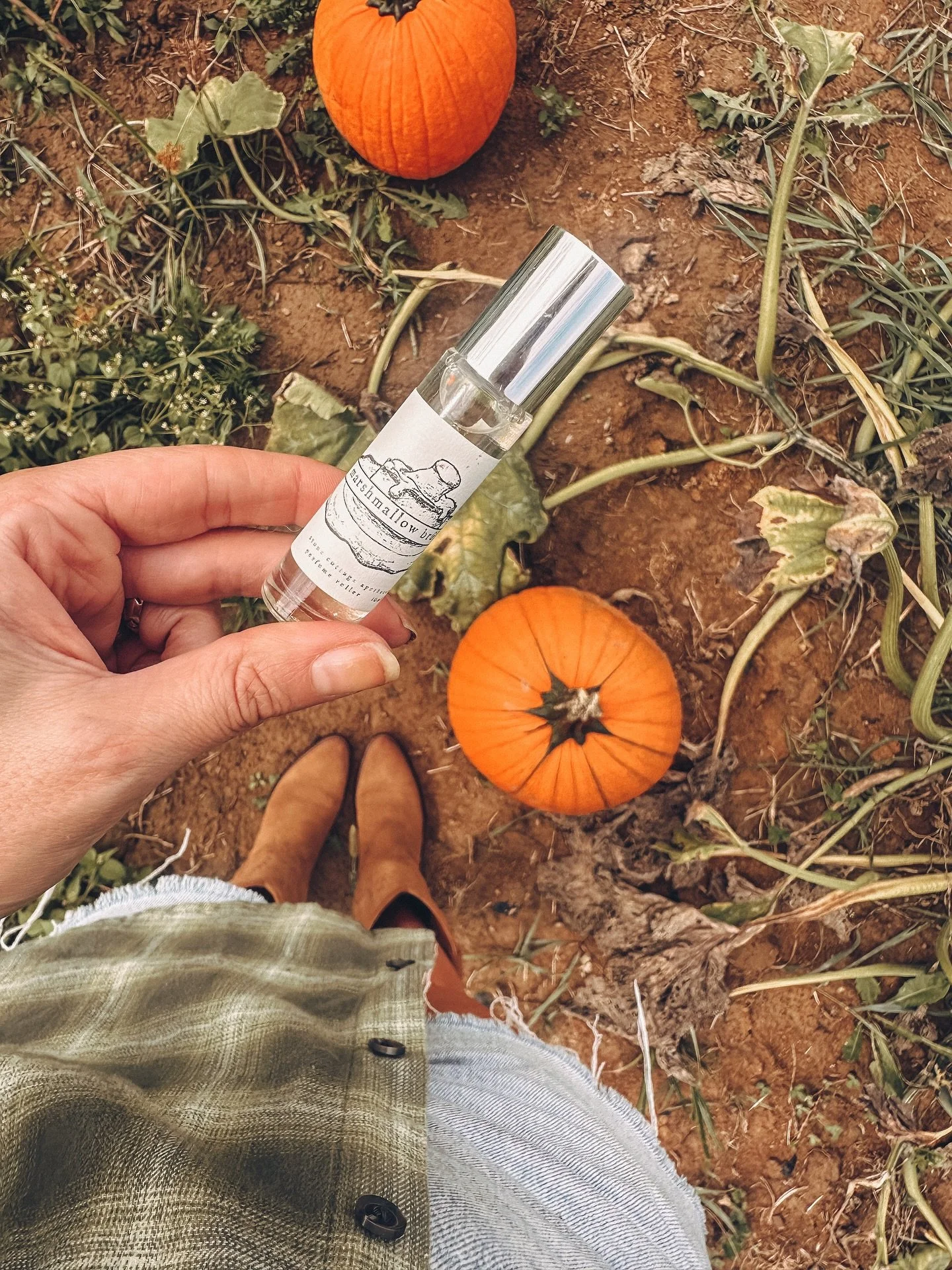 Which scent are you wearing to the pumpkin patch? 🎃 This one is my current obsession! 🙌🏻

Marshmallow Br&ucirc;l&eacute;e: Lush and golden with a cloud-like sweetness, this scent opens with pillowy marshmallow and a swirl of candied fruits &mdash;