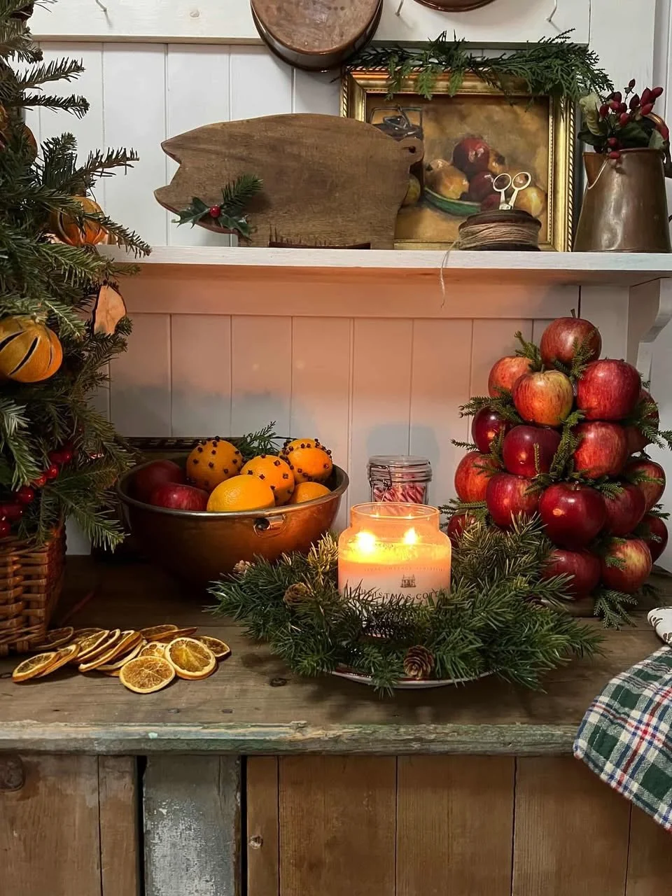 Nothing warms my heart like seeing you guys enjoy our candles in your beautiful homes! Sharing two of my favorite customer shares over the last few days. Thanks to @number131 and to @justmeandmymartini for snapping these pics and sending them to me ?