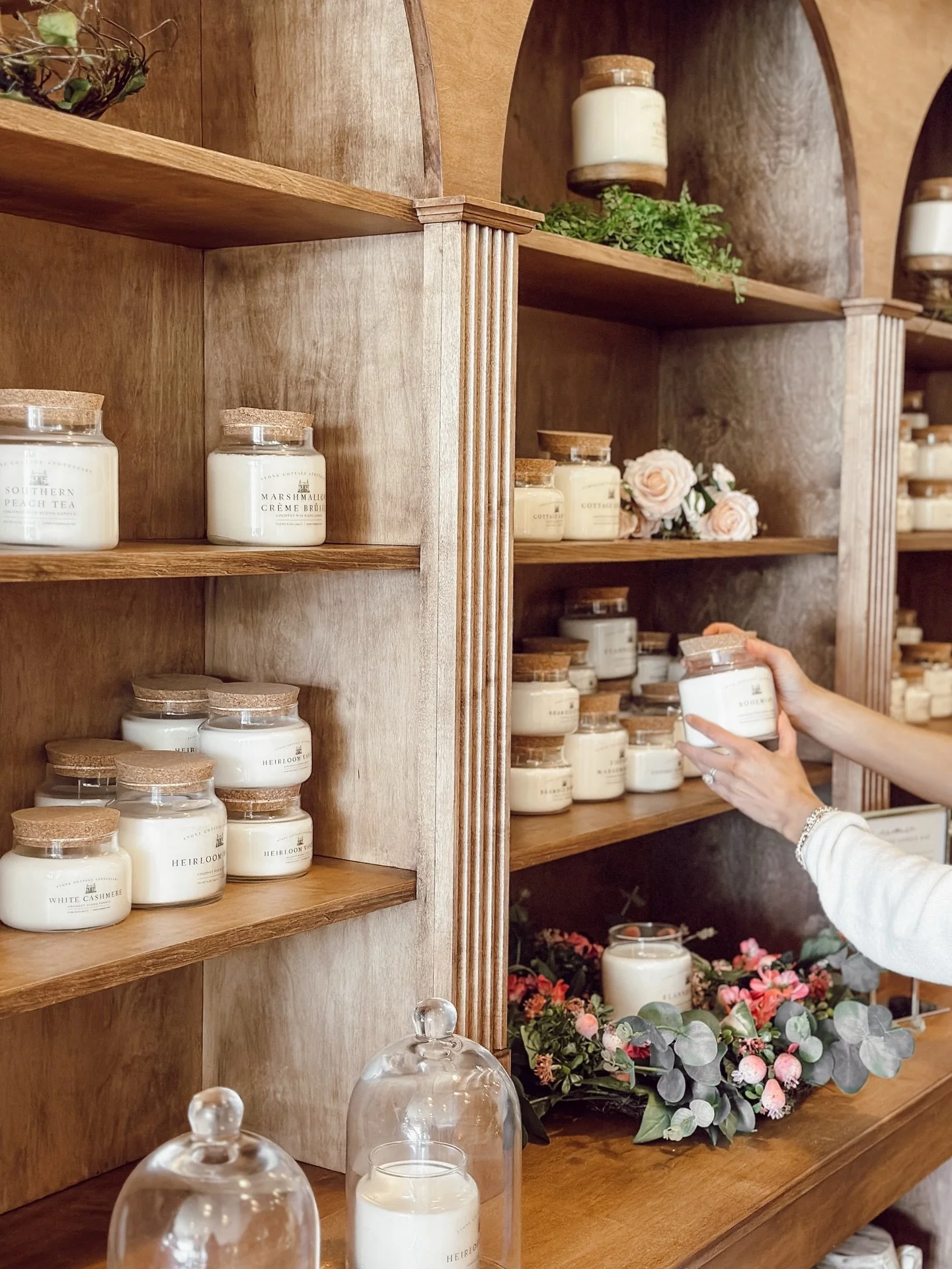 An apothecary of slow-made fragrance.
Hand-poured candles, cork lids, and shelves lined with your signature scents &mdash; thoughtfully crafted to turn everyday moments into rituals. 🕯️