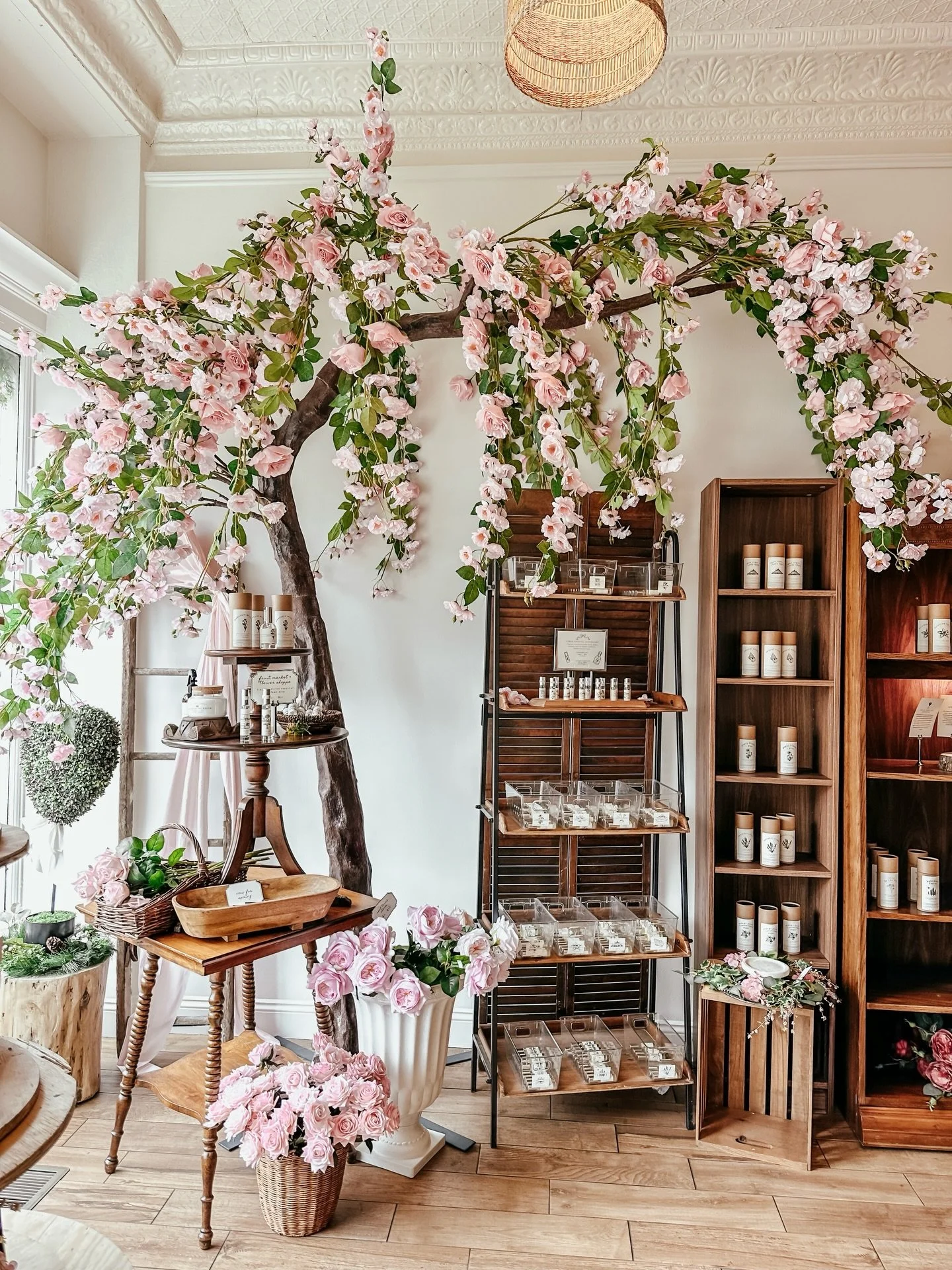 It&rsquo;s going to be a beautiful Saturday to come out and shop! 

Open 11-4 today and we will be putting out a fresh batch of carrot cake candles just in time for Easter! 🥕🍰