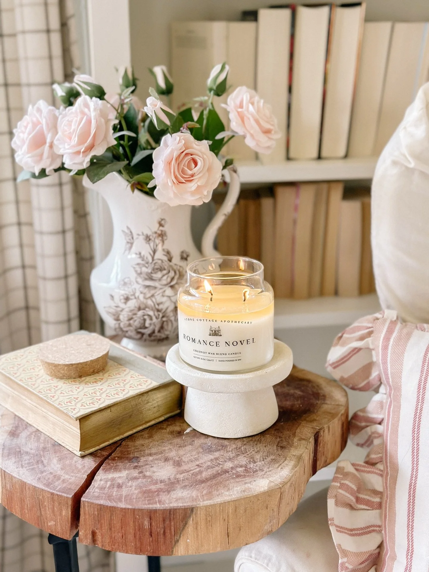 This scent is basically a love story in candle form &mdash; soft, slow, and impossible to put down. 🤍📖

Arabian jasmine drifts through the air like a forgotten bookmark, layered with warm clove, creamy sandalwood, and the quiet nostalgia of aged pa