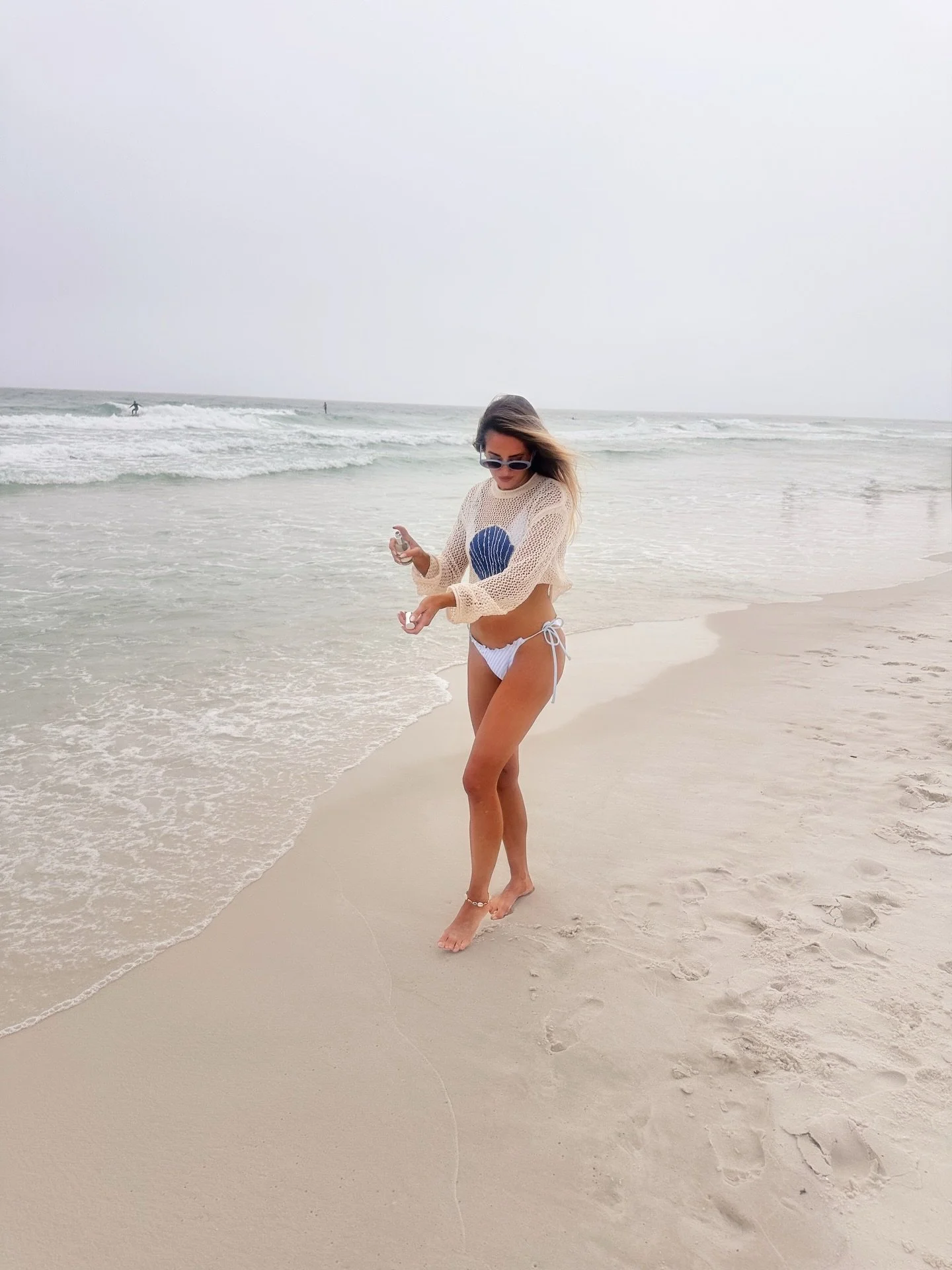 The quieter side of summer 🌊
⠀⠀⠀⠀⠀⠀⠀⠀⠀
Salt in the air, sun on your skin, and everything softened by the breeze.
⠀⠀⠀⠀⠀⠀⠀⠀⠀
By the Seaside is clean, coastal, and effortlessly warm &mdash; a breezy skin scent with just a hint of coconut and sunlit flo