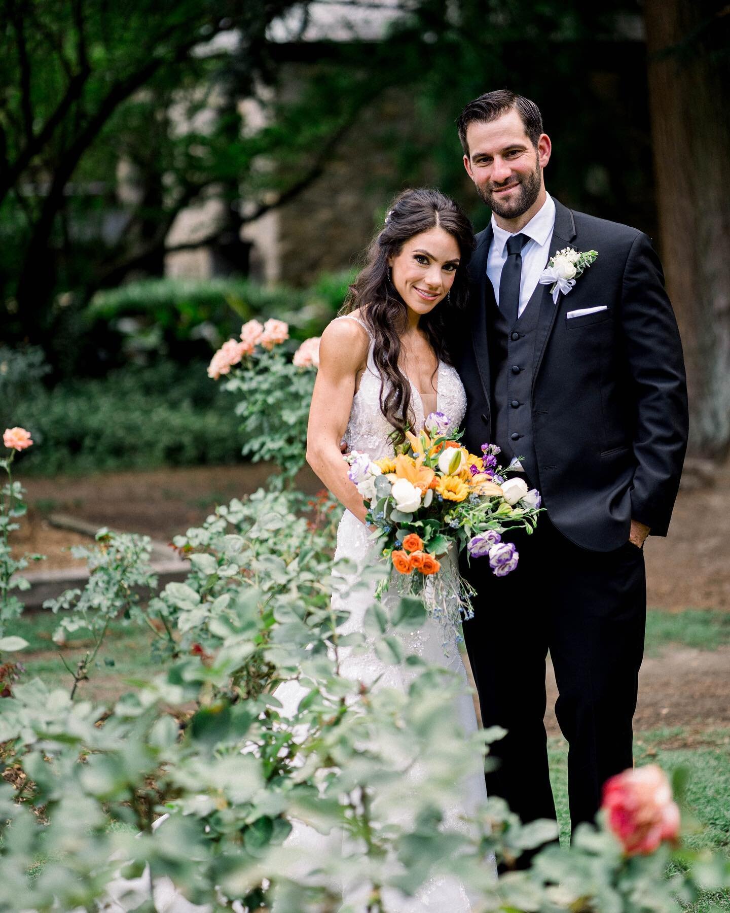 This wedding last year in May was so much fun! Brittany and Zak had their first look at the Rose Garden in Raleigh, NC. The ceremony and reception were @sageroomraleigh sageroomraleigh 
And the after party was @alchemyraleigh till 2 am!
It was amazin