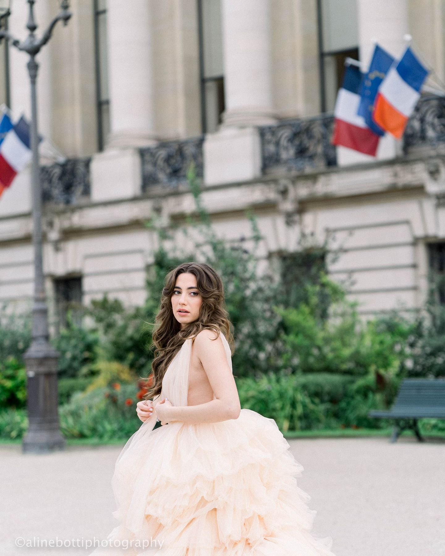 c&rsquo;&eacute;tait un r&ecirc;ve, #Paris ❤️

AMV Retreats | @amv_retreats 
Wedding Planning &amp; Styling | AMV Weddings | @amv_weddings 
Bouquet | Capucine Atelier Floral | @capucineatelierfloral 
Hair | Hair by Duboux | @hair_by_duboux 
Makeup | 