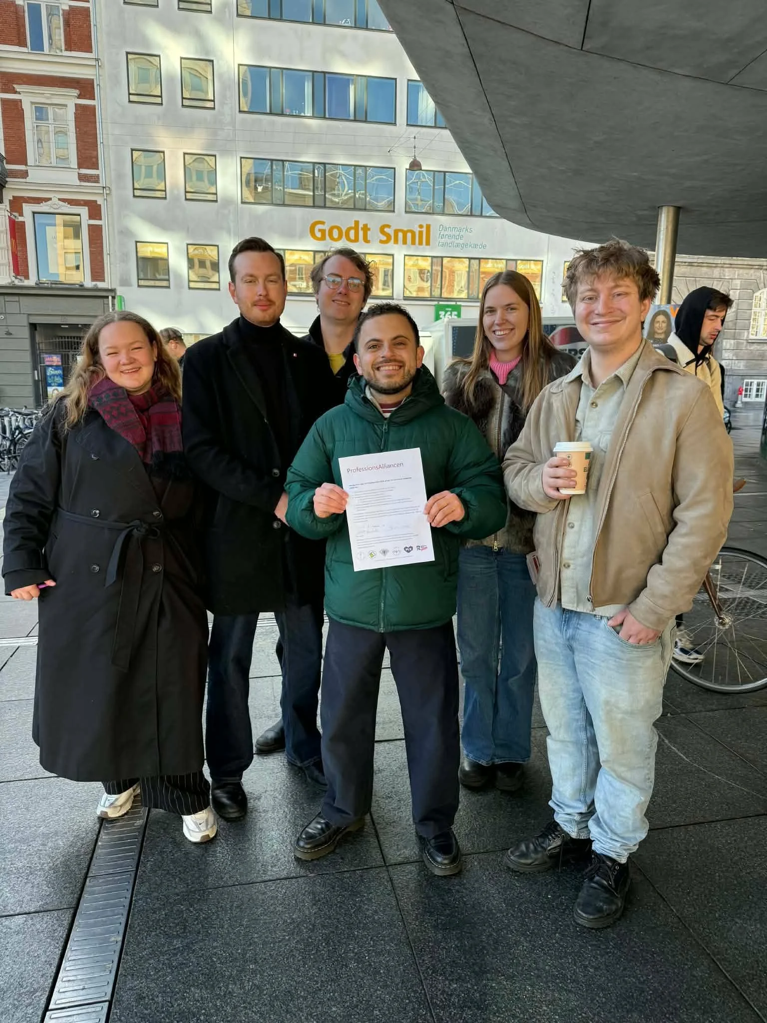 Dugfriske underskrifter p&aring; ProfessionsAlliancen! 

Er du politiker, og vil du tale de professionsstuderendes sag? S&aring; send os en besked!