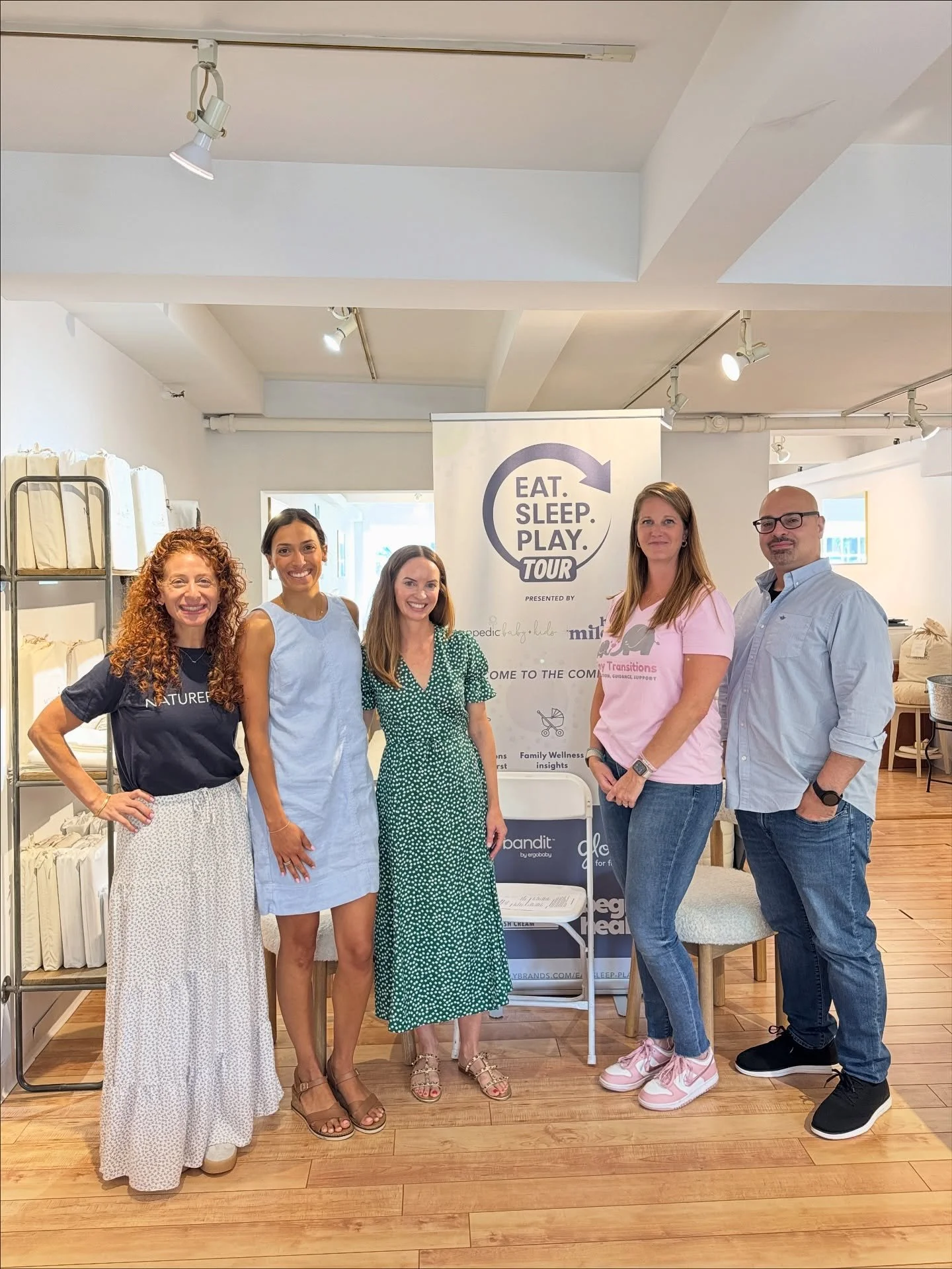 ⭐️ SoCal Moms + Dads! ⭐️ Here&rsquo;s a sneak peak of all that&rsquo;s in store for you at the @eatsleepplaytour in Irvine + LA this weekend! 👀

This pop-up event is all about setting new and expecting parents up for success with everything they nee