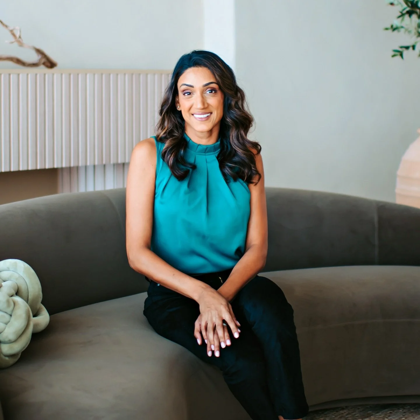 Parenting feels a little easier when you&rsquo;ve got Dr. Mona (@pedsdoctalk) in your corner. 💖🩺

We&rsquo;re so excited to announce that she will be one of the incredible expert speakers joining us at the @eatsleepplaytour in West Palm Beach, Flor