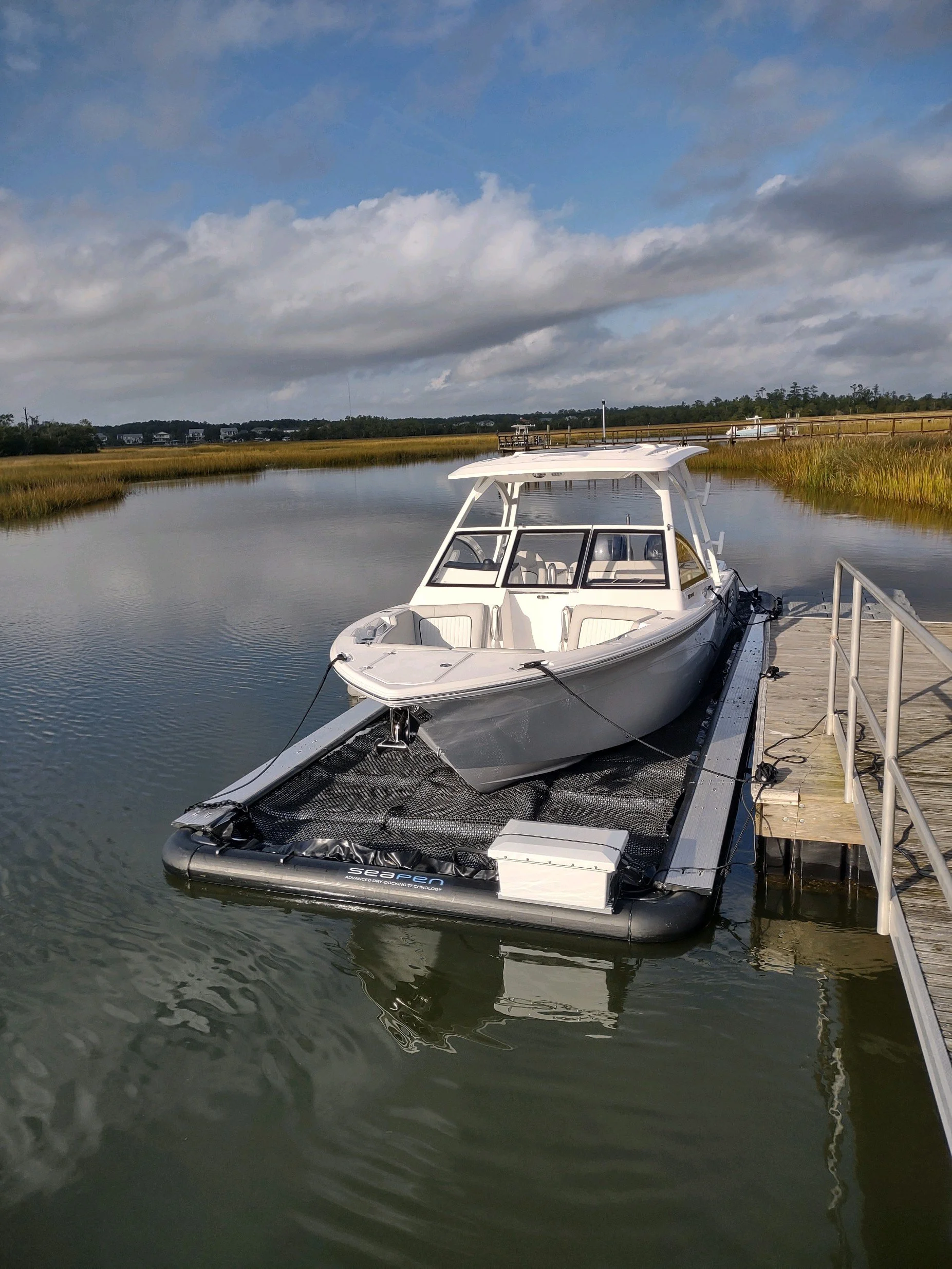 26' SeaFox in 31x10 Solstice SeaPen, South Carolina