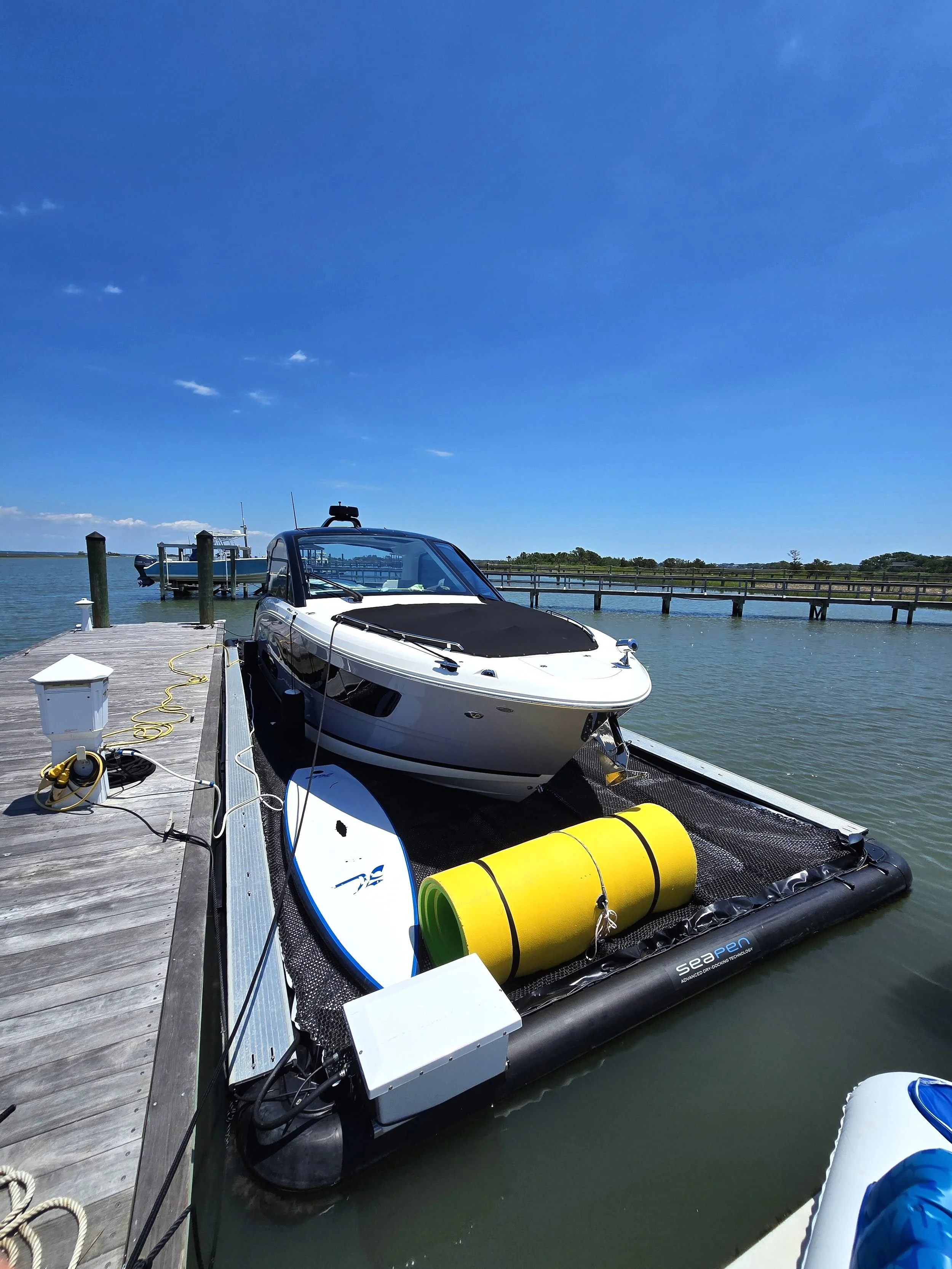 37' SeaRay in 45x15 Solstice SeaPen, South Carolina