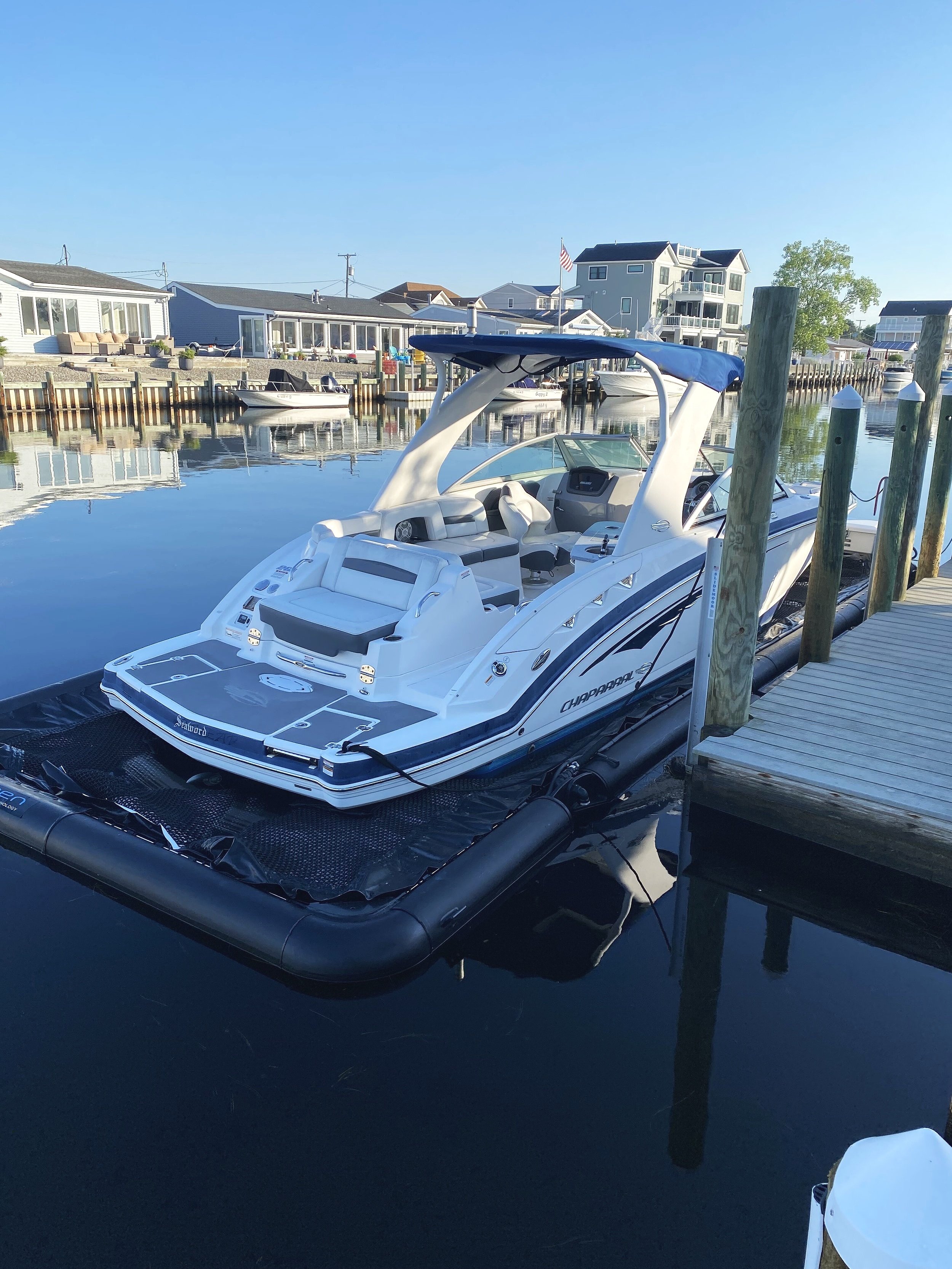26.5' Chaparral in 28x10 Solstice SeaPen, New Jersey