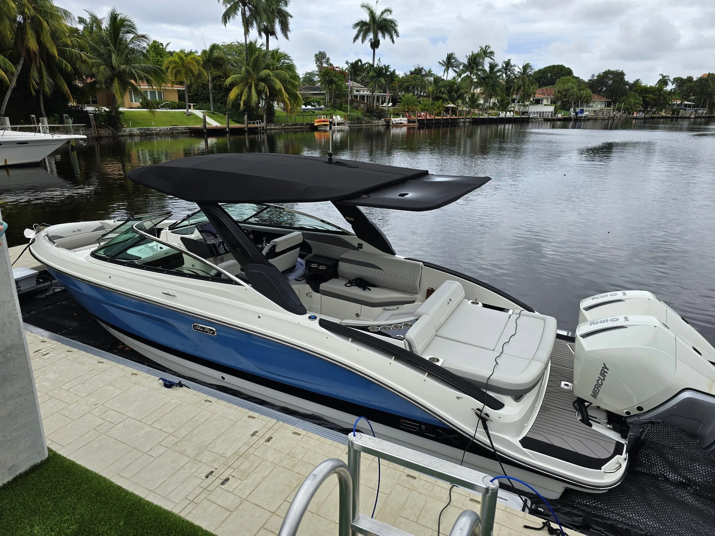 26' SeaRay in 31x10 Solstice SeaPen, Florida