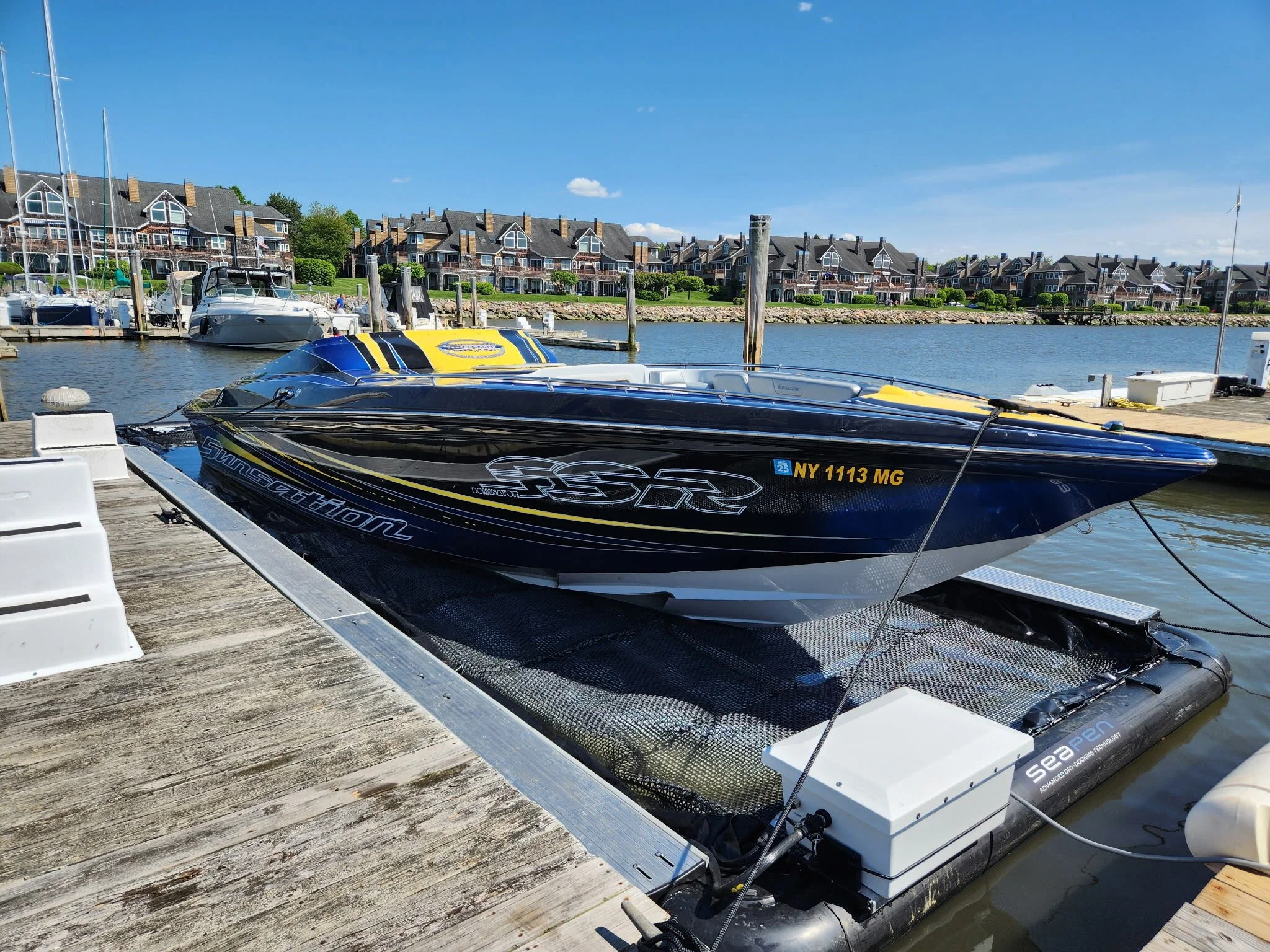 32' Sunsation in 35x10 Solstice SeaPen, New York