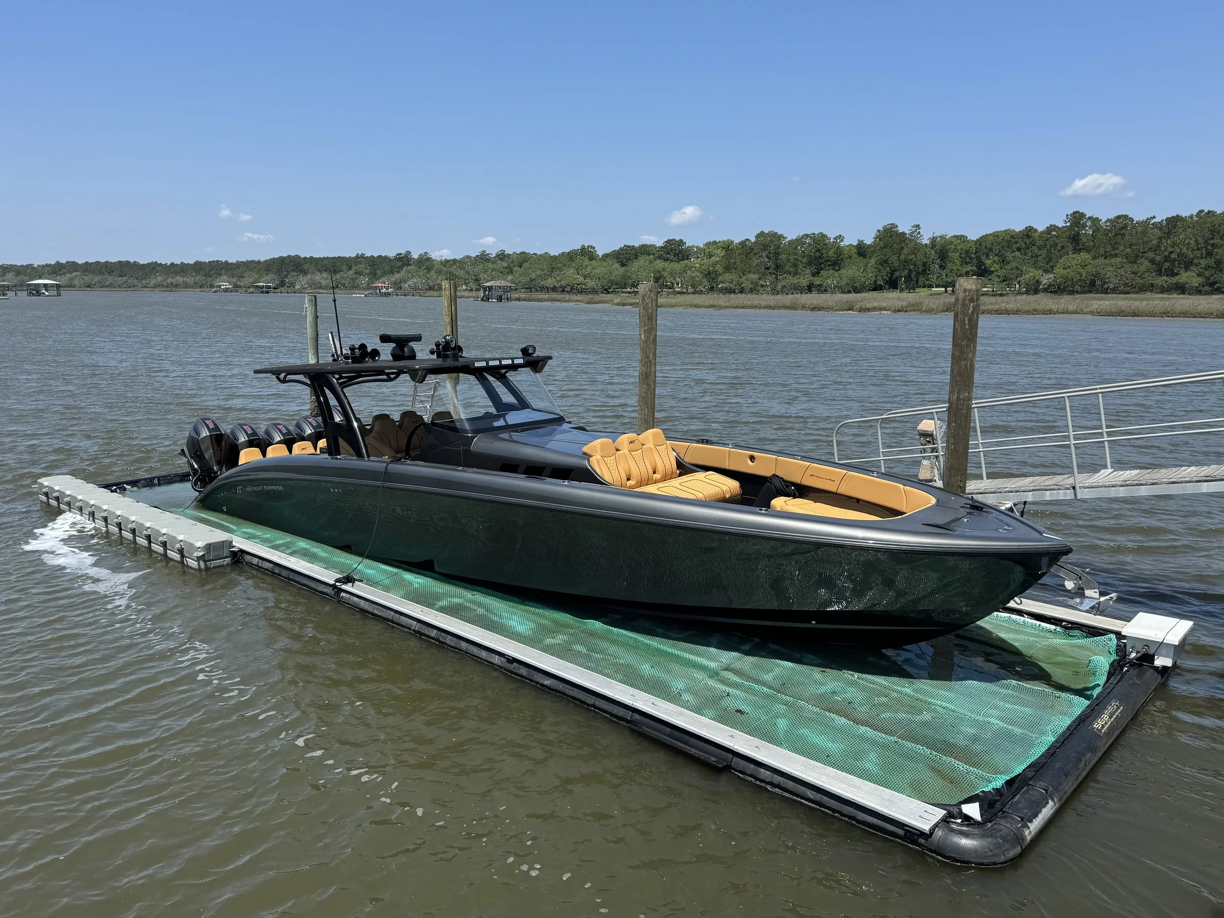 43' Midnight Express in 51x15 Solstice SeaPen, South Carolina