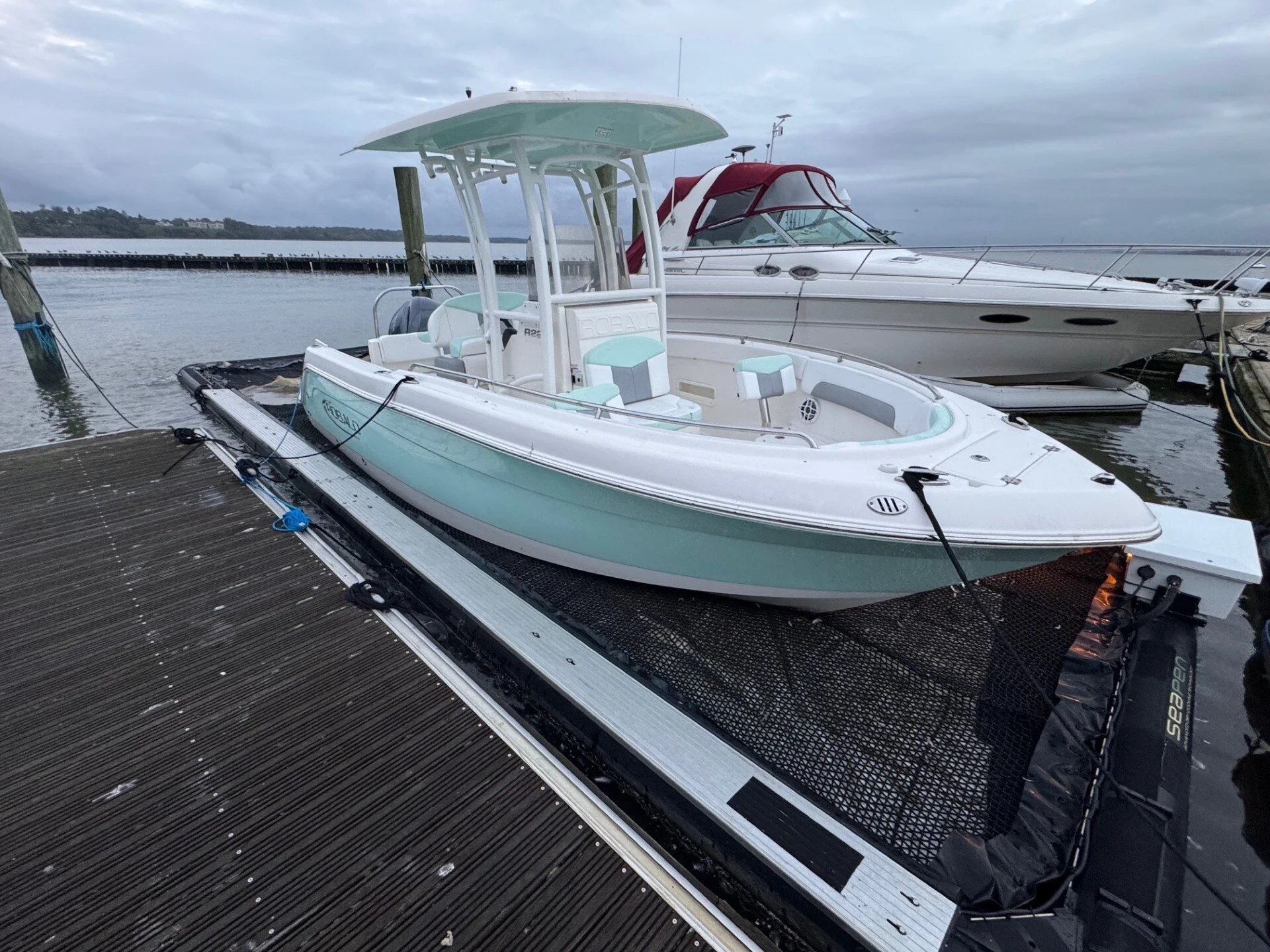 Robalo in 31x10 Solstice SeaPen, Virginia