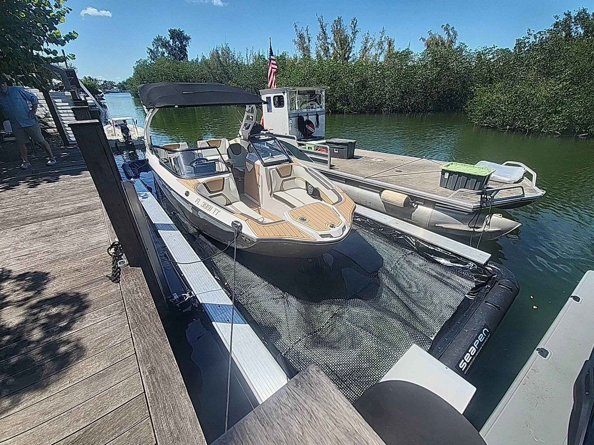 252SD 25' Yamaha in 31x10 Solstice SeaPen, Florida