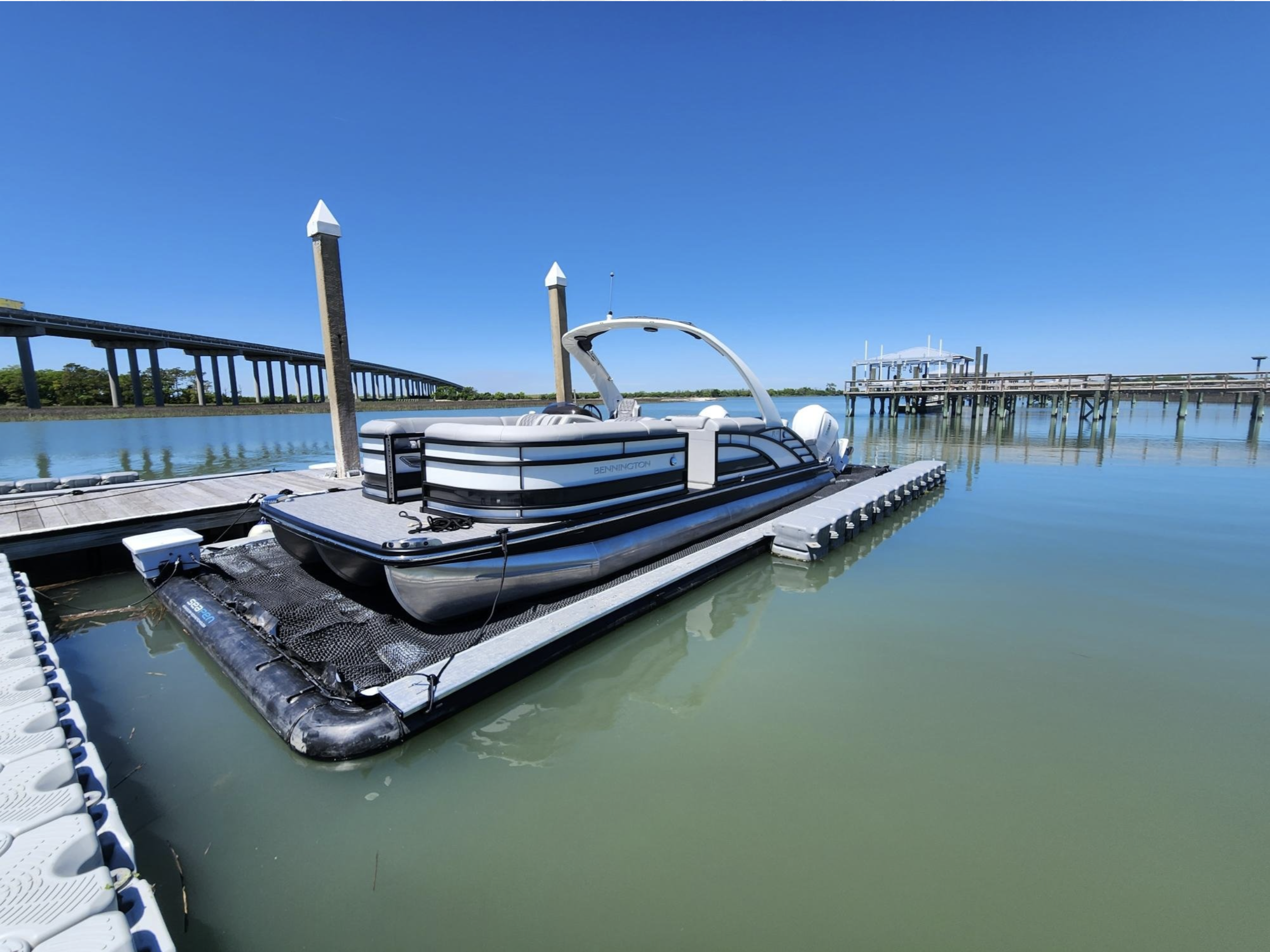27' Bennington in 35x13 Solstice SeaPen, South Carolina